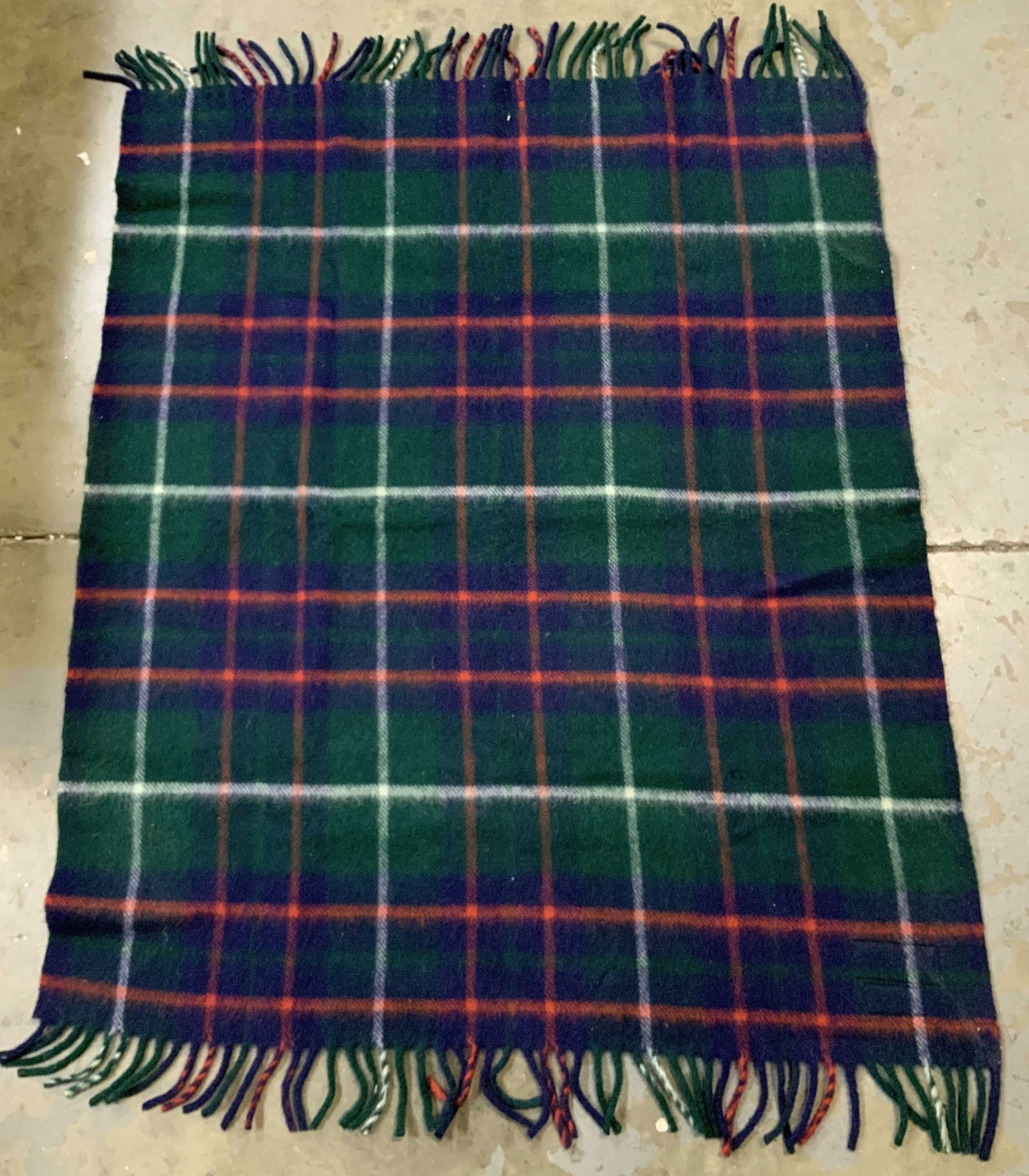 Young World Bloomingdales Plaid Wool Blanket ENG (1 of 6)