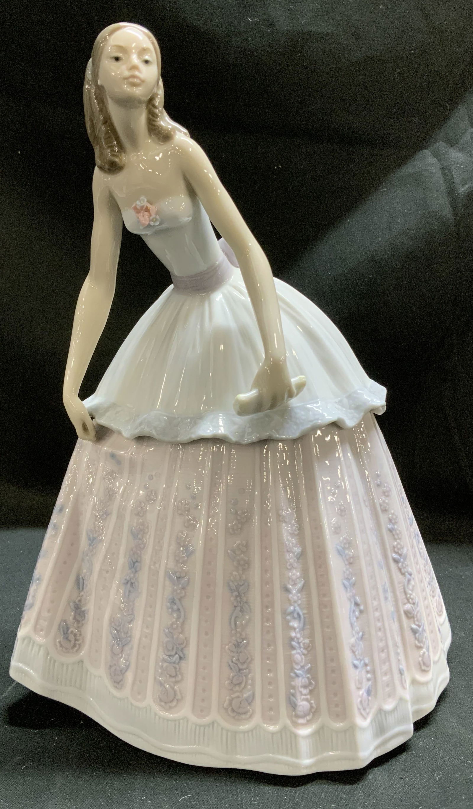 Lladro Waiting to Dance Porcelain Figurine SPAIN (1 of 6)