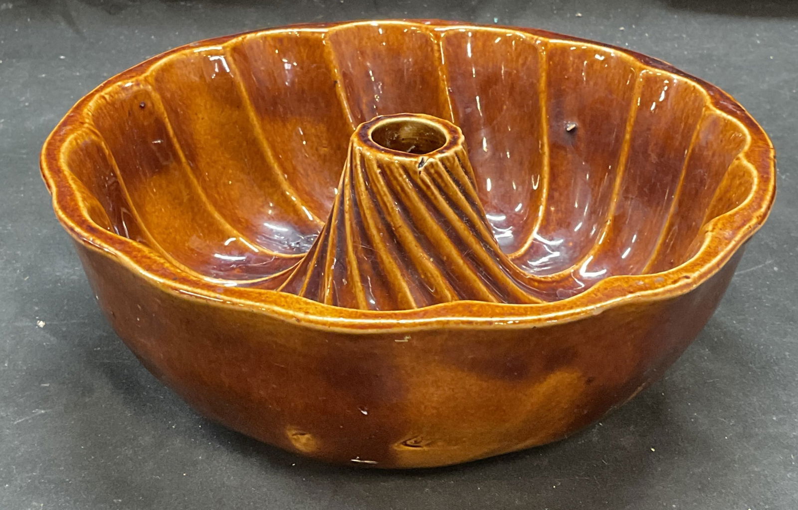 Sgn Antique Ceramic Pudding Bundt Cake Mold: Antique French style ceramic Bundt cake or pudding mold. Signed on exterior, illegible. Measures approx 8 x 3 inches. Wear including crazing. Antiques, collectibles, antique pudding mold, antique cake