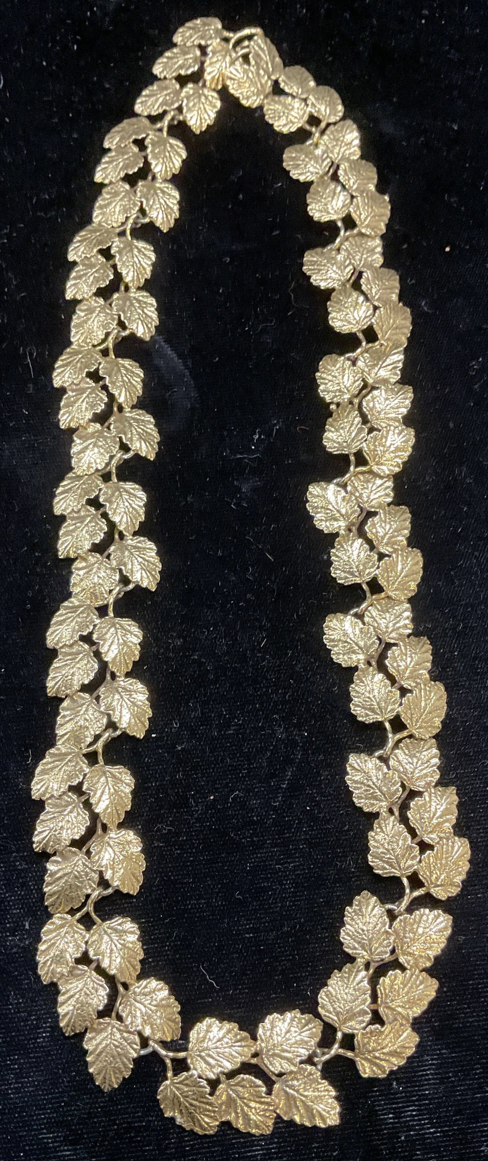 Vintage MMA Gold Plated Leaf Necklace: Vintage Metropolitan Museum of Art gold plated leaf panel necklace. Signed MMA AK. Drop length approx 8 inches. Some scratching. Jewelry, estate jewelry, costume jewelry, cocktail jewelry, fashion jew