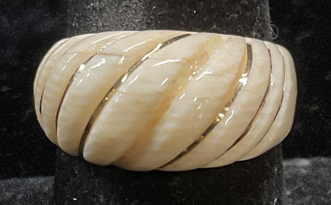 Vintage 14k Gold & Carved Bone Ring: Vintage carved bone cable band ring with 14k gold inlay. Marked partially legible, 585. Size 7. Total weight 2.4 grams. Some scratching. Two gold strands need replacement. Jewelry, estate jewelry, fin