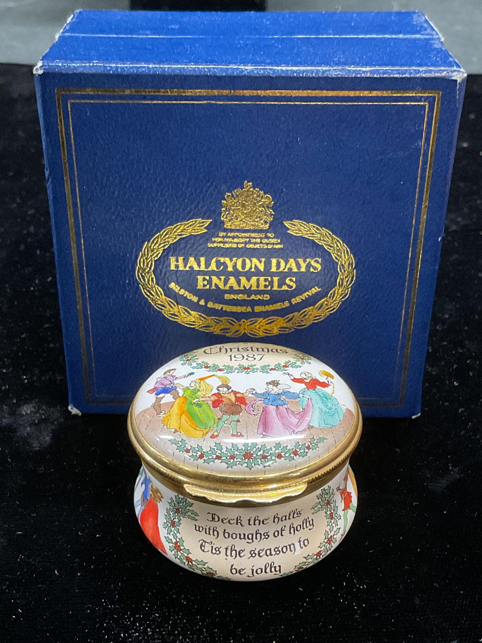 1987 Halcyon Days Christmas Enamel Trinket Box Eng (1 of 8)