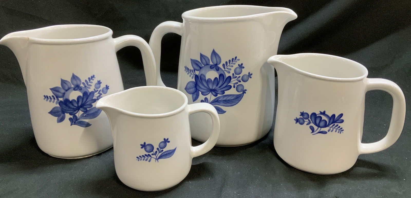 Set 4 Arabia Blue Floral Milk Pitchers FINLAND (1 of 7)