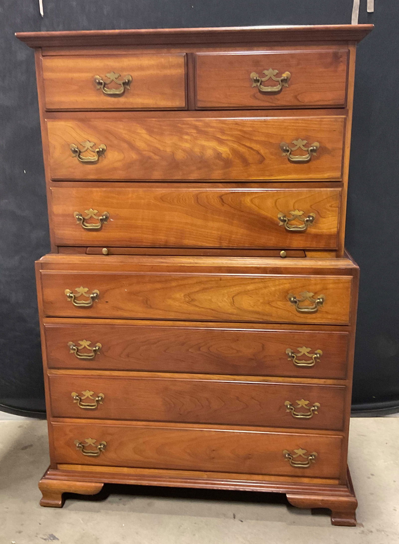 Vintage STICKLEY Wood Chest of Drawers (1 of 7)