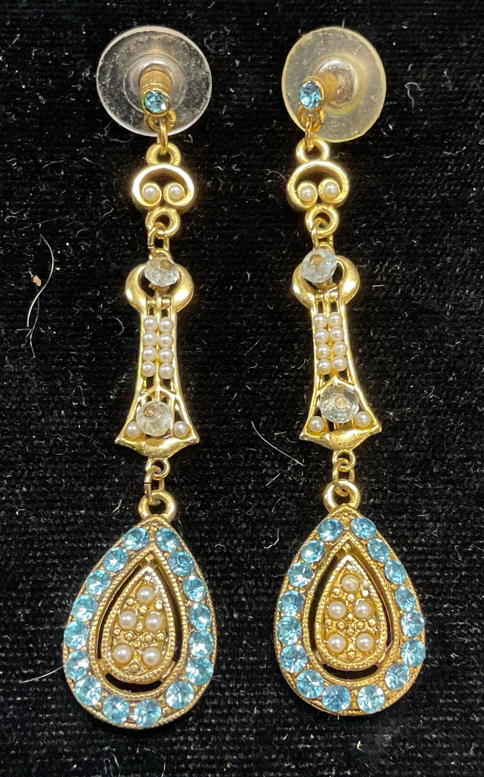 Vtg Gold Tone Blue Crystal Drop Earrings (1 of 6)
