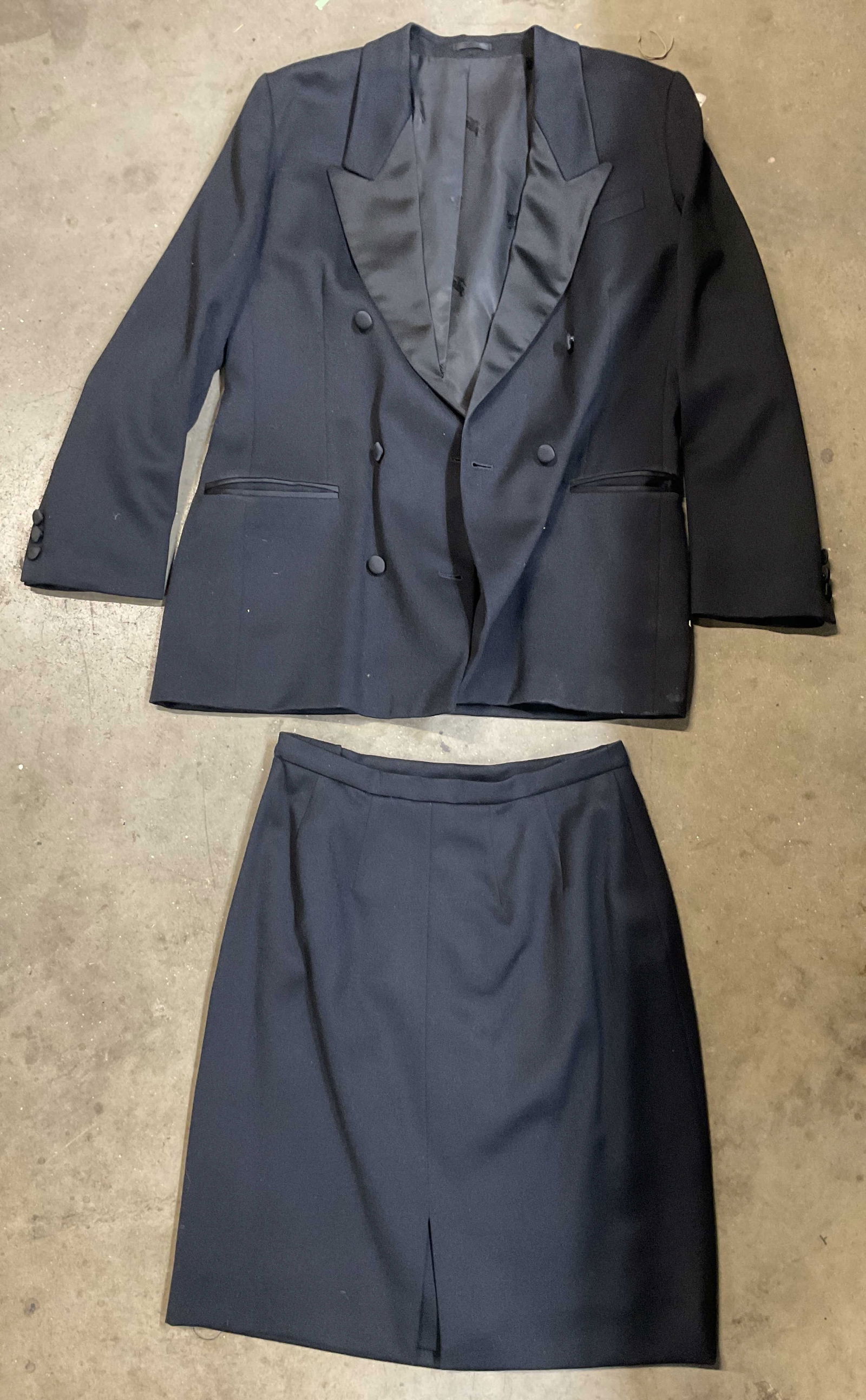 Set 2 Burberrys Suit Jacket & Skirt England (1 of 14)