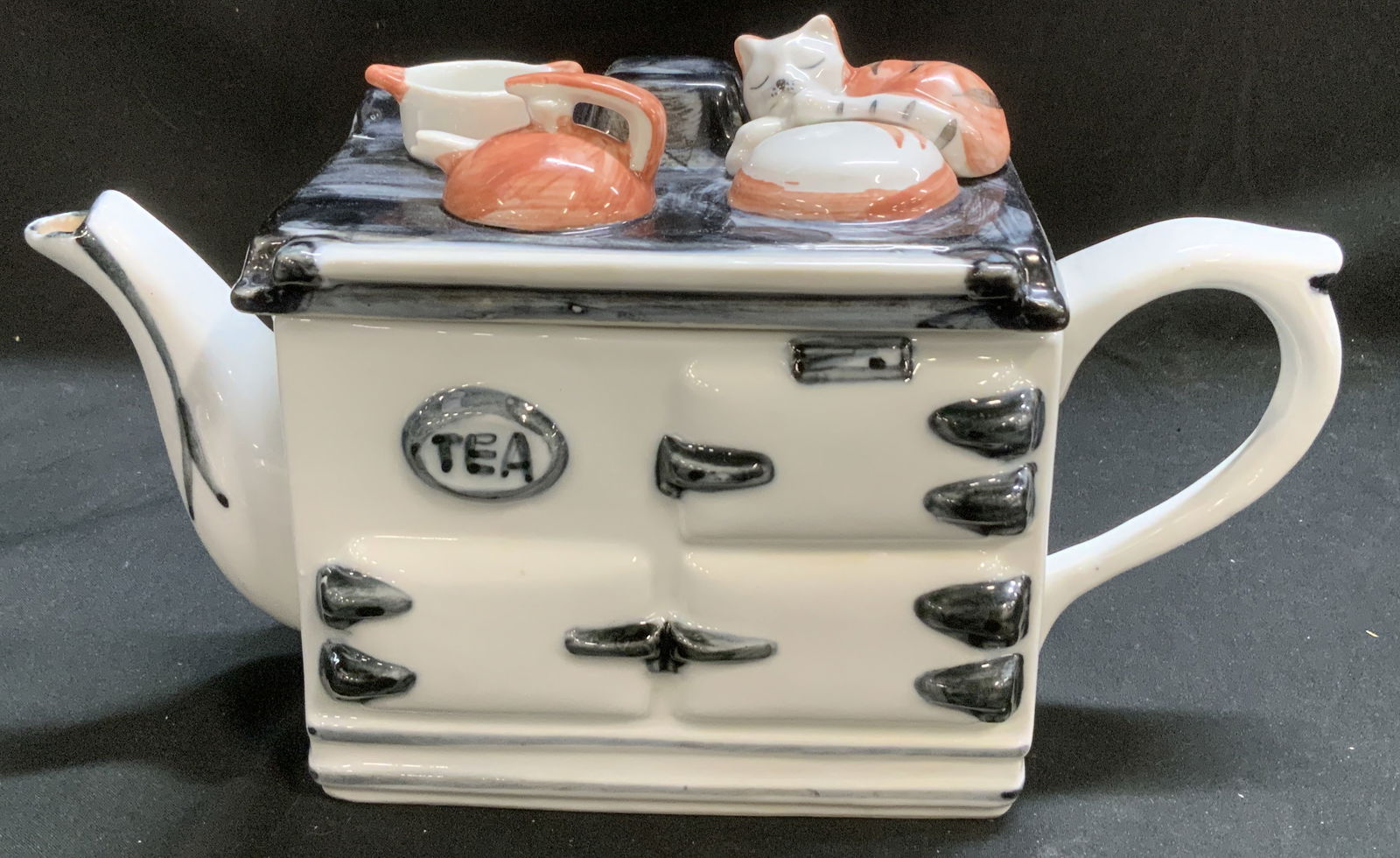 Handcrafted Aga Style Stove Porcelain Teapot (1 of 6)
