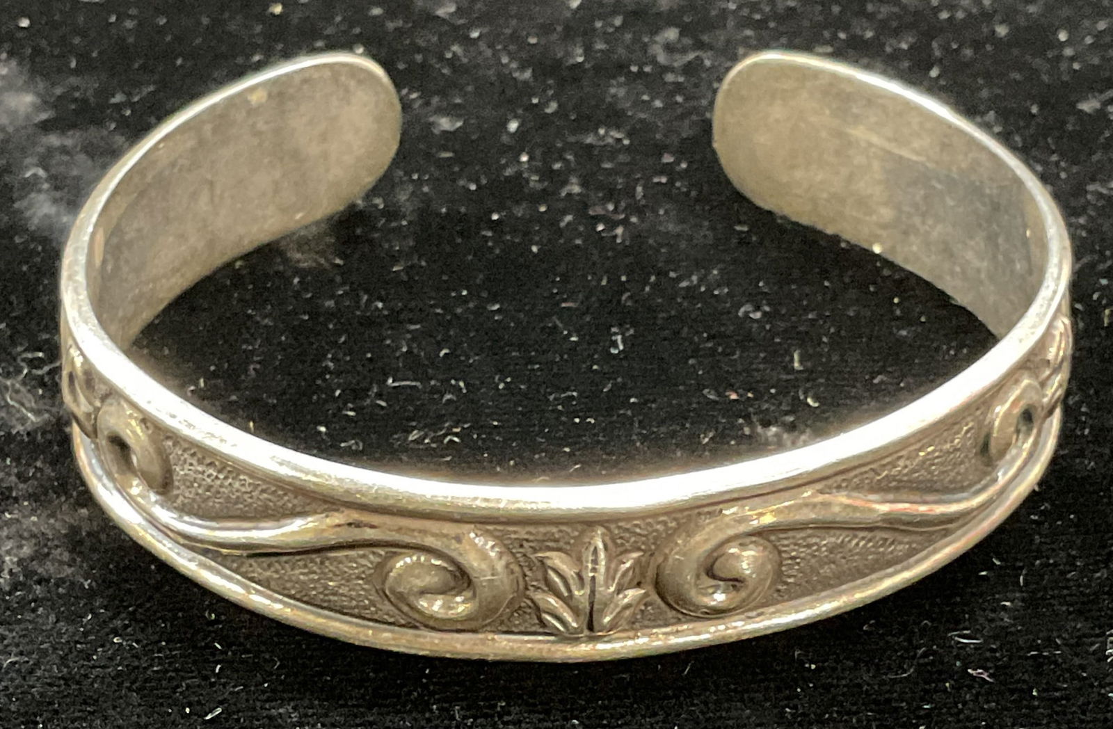 Cynthia Gale Sterling Silver Cuff Bracelet (1 of 6)