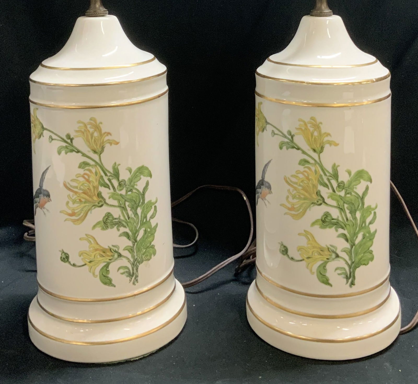 Vntg Pair Bird Motif Porcelain Table Lamps (1 of 8)