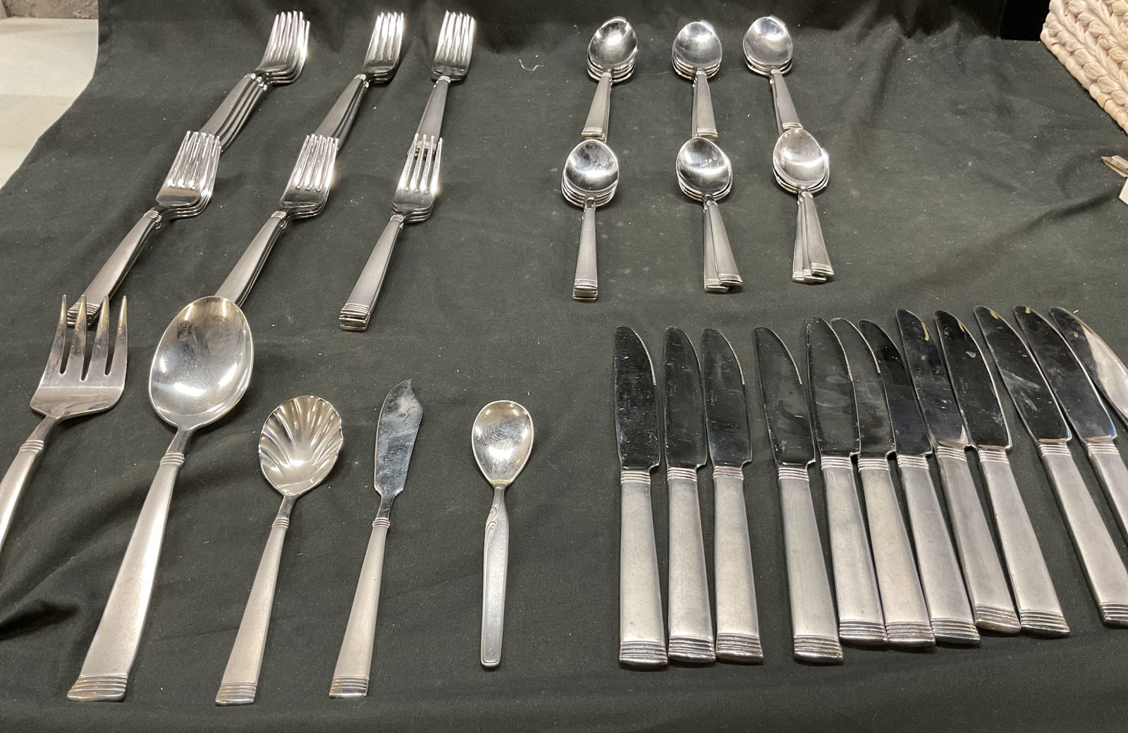 61 Wallace Stainless Steel Flatware Set (1 of 7)