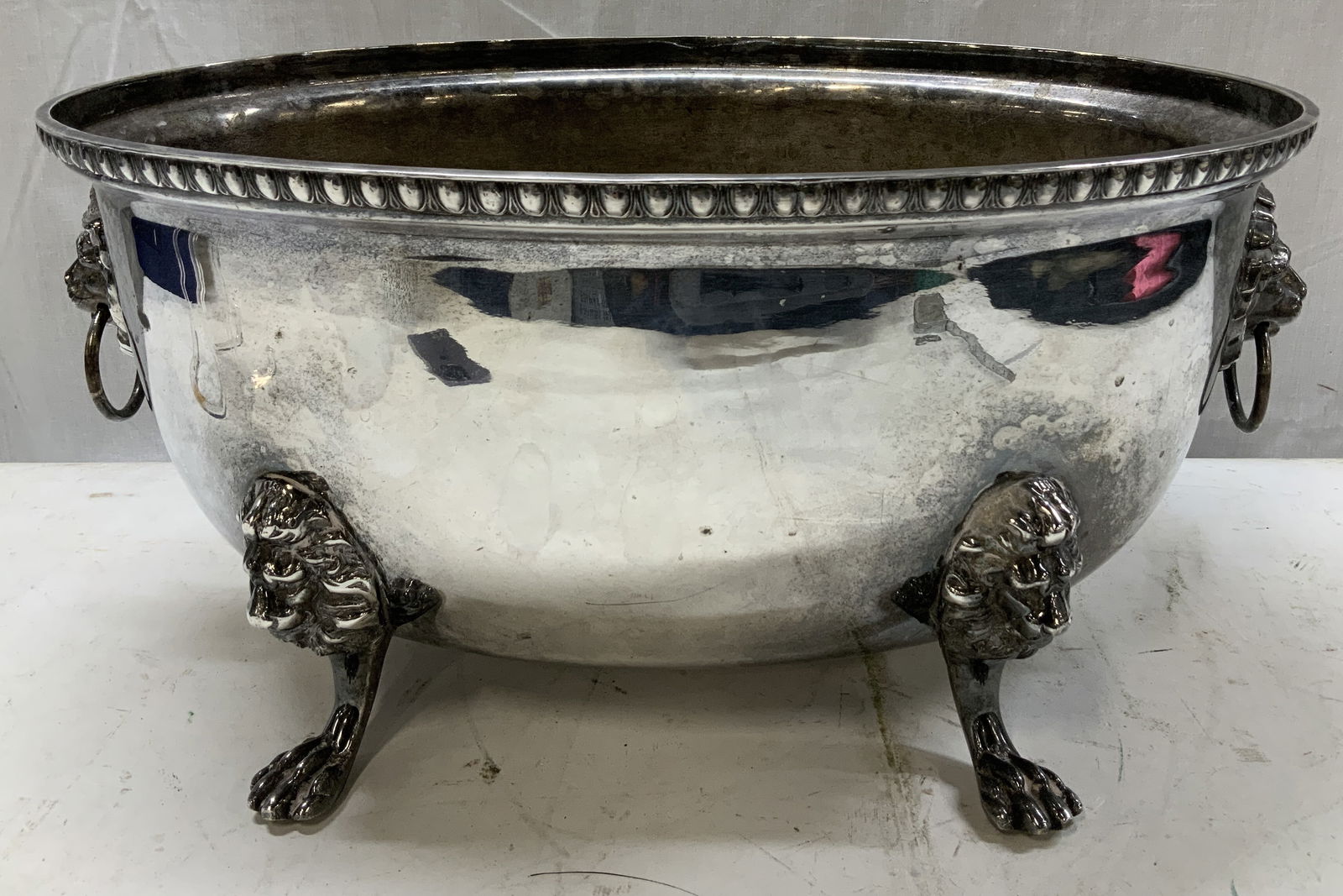 SW&S. Silver Plated Srving Bowl W Lion Head Feet (1 of 8)
