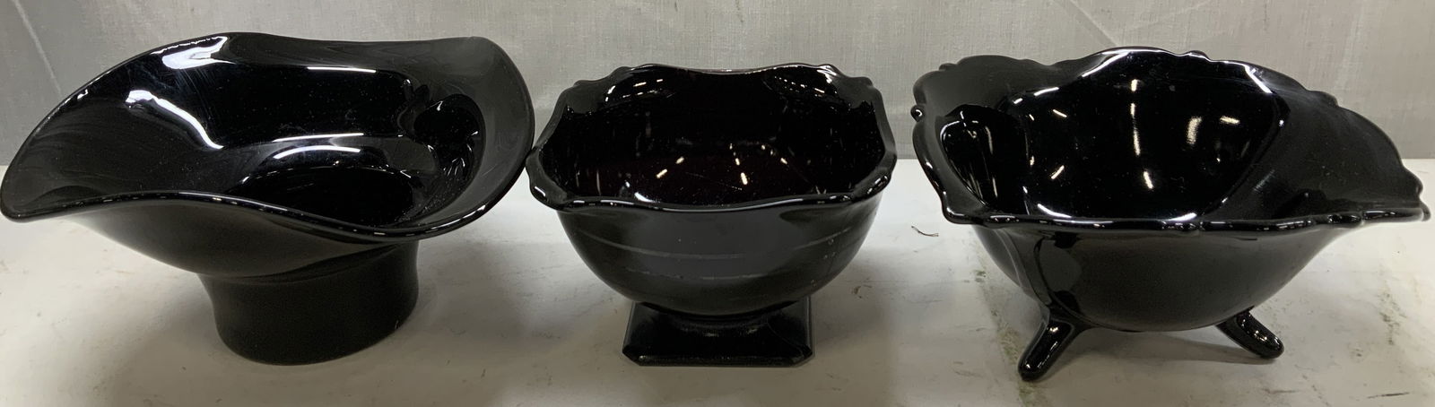 Lot 3 Vtg Black Glass Footed Bowls (1 of 8)