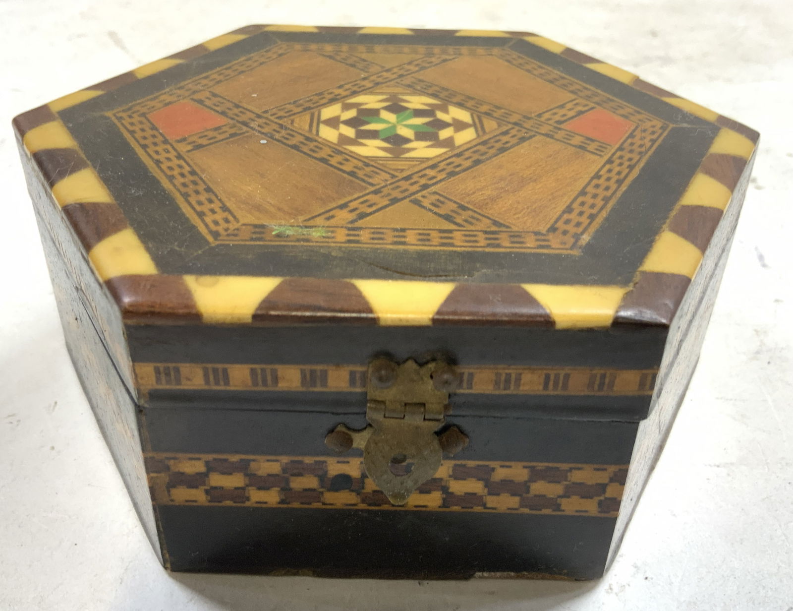 Vntg Inlaid Marquetry Keepsake Box W Lid (1 of 6)