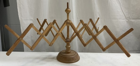 Wooden Table Top Umbrella Yarn Swift