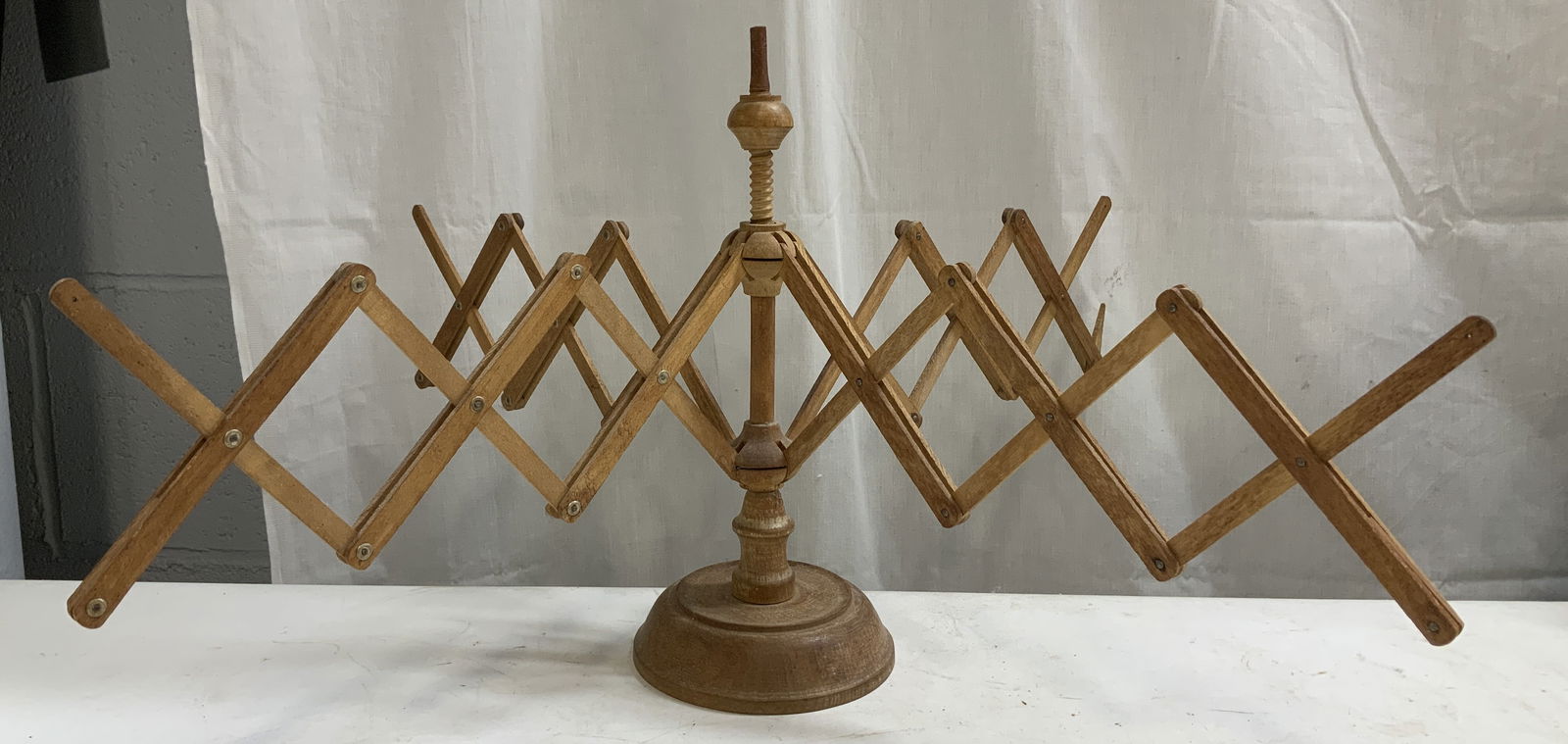 Wooden Table Top Umbrella Yarn Swift (1 of 6)