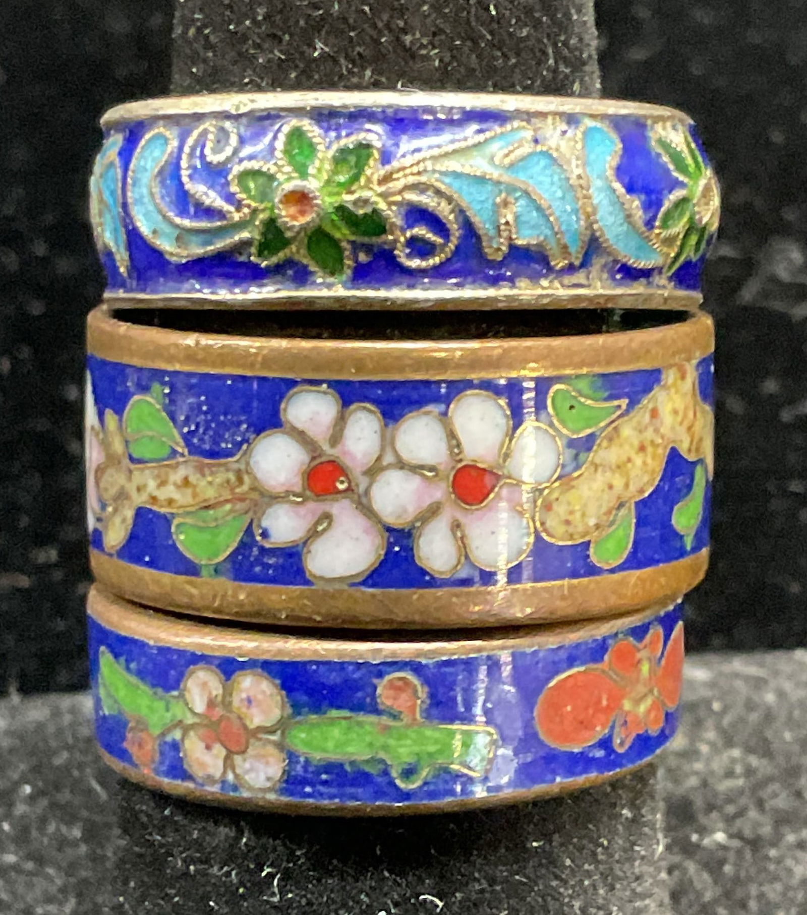 Lot 3 Cobalt Blue Cloisonne Floral Rings: Lot of 3 cobalt blue Cloisonne enameled floral rings. Largest size 8.25. Some scratching. Jewelry, estate jewelry, costume jewelry, cocktail jewelry, fashion jewelry, accessories, fashion accessories,
