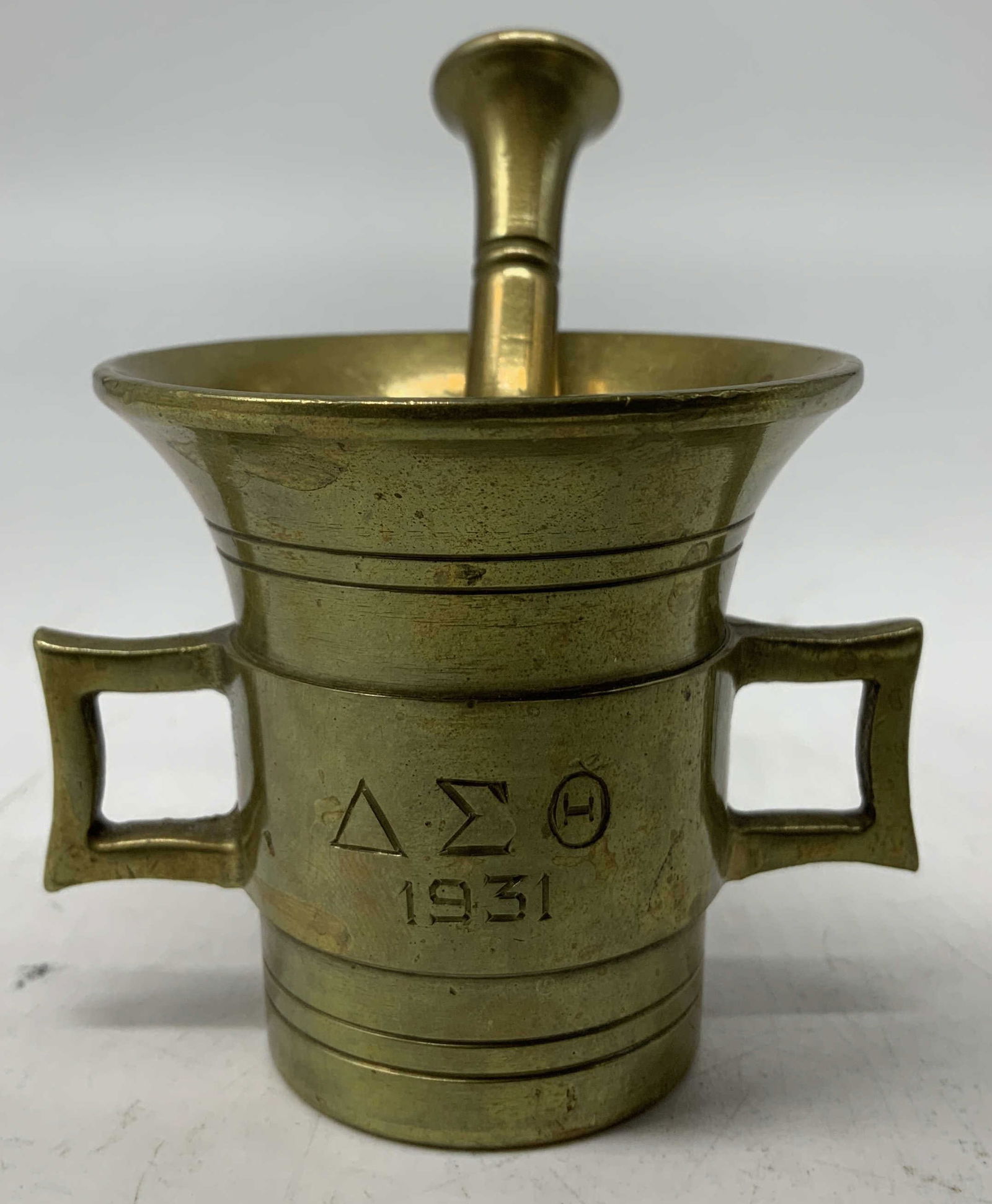 Vtg 1931 Solid Brass Apothecary Mortar & Pestle (1 of 6)
