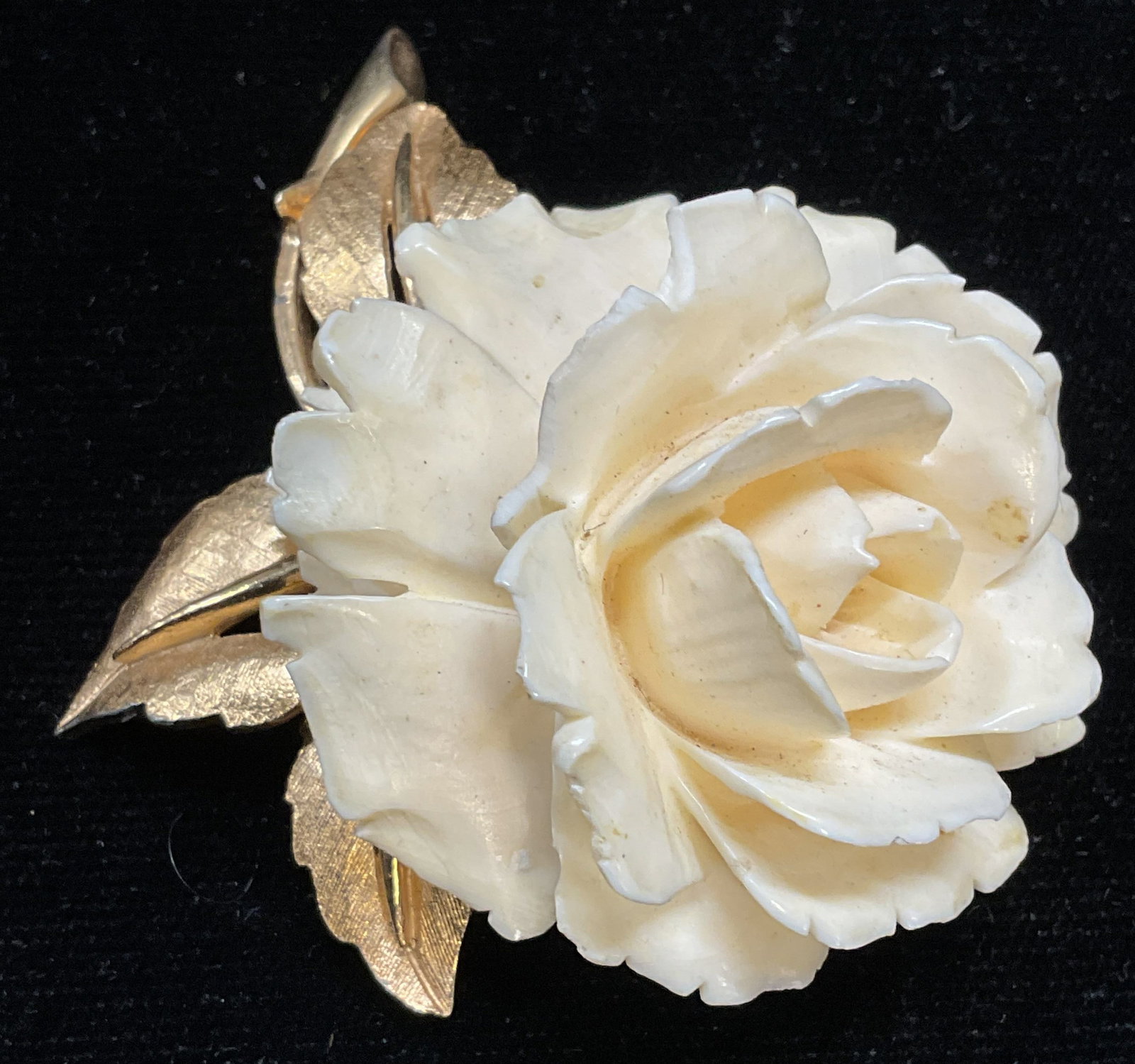 Vtg Boucher Gold Tone White Flower Brooch: Vintage signed Boucher gold tone and faux bone flower brooch. Measures approx 2 inches wide. Some scratching. Jewelry, estate jewelry, costume jewelry, cocktail jewelry, fashion jewelry, accessories,
