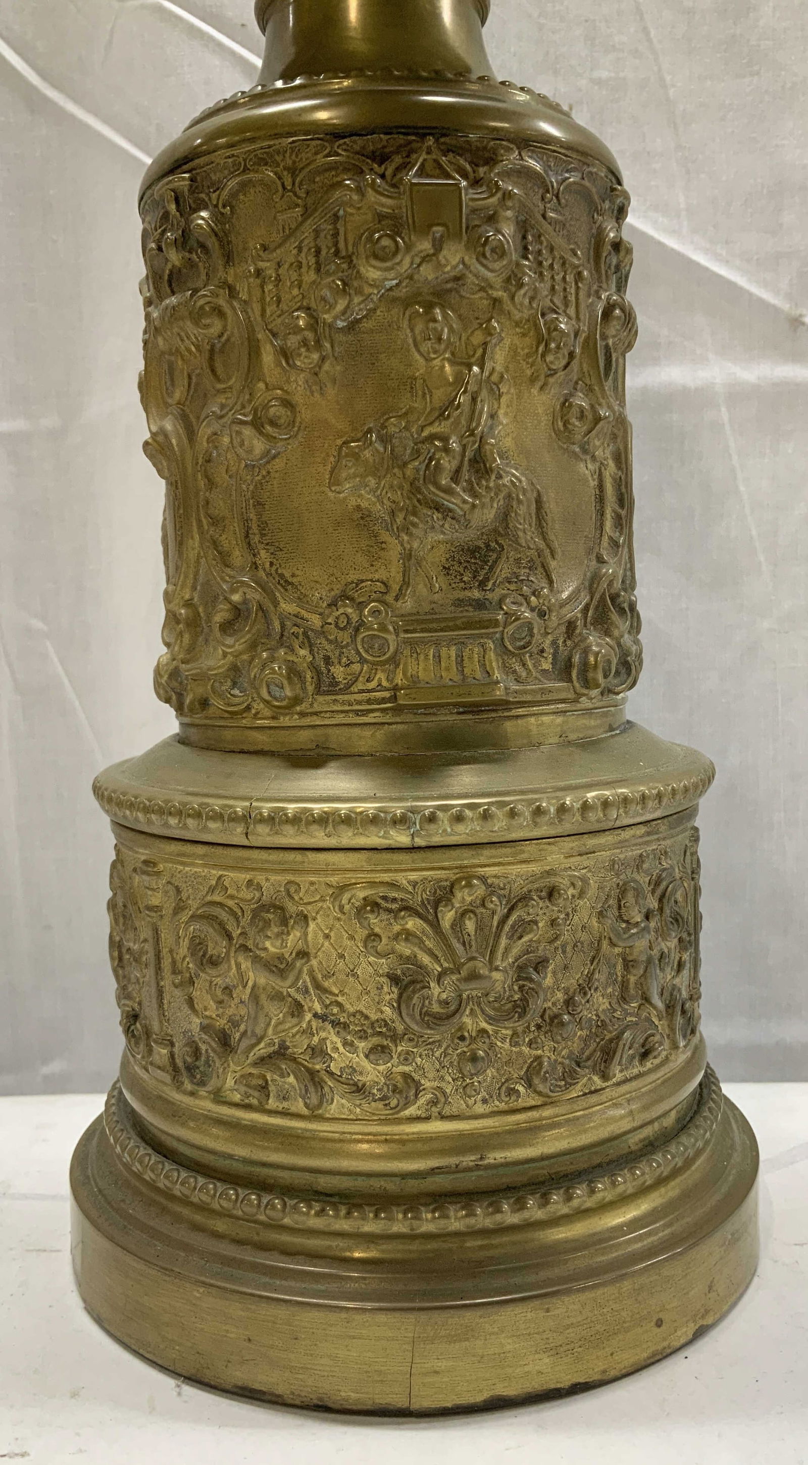 Vtg Ornate Cherubs Brass Table Lamp (1 of 7)