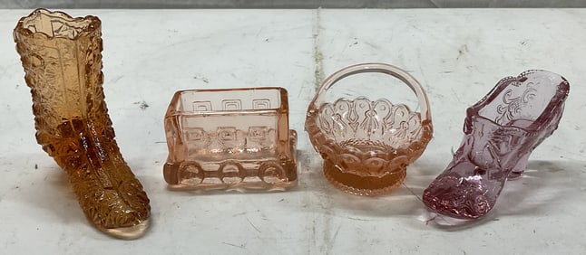 Lot 4 Shaped Glass Decorative Figurines