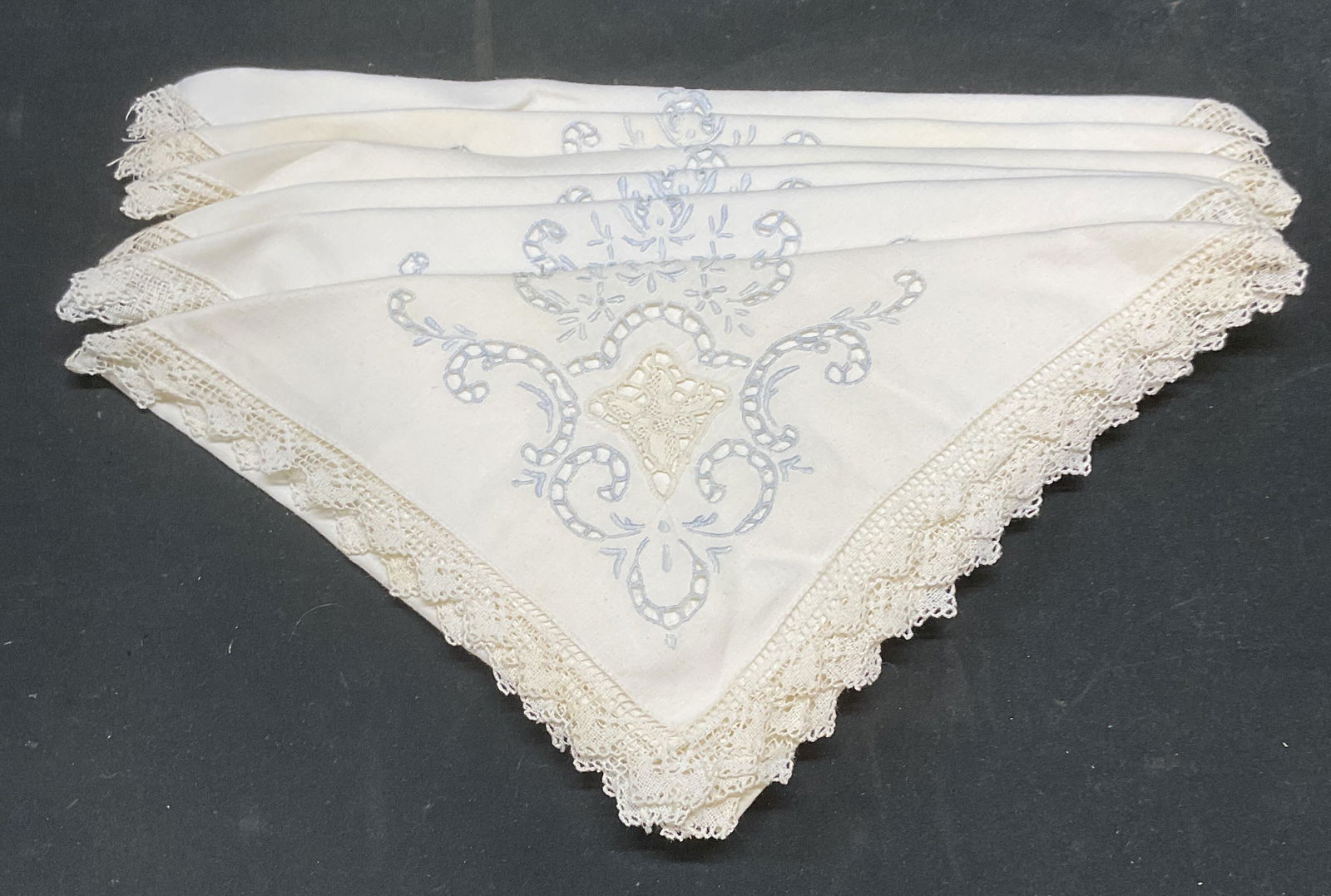 Set 6 Vintage White Embroidered Lace Napkins: Set of 6 vintage white cotton embroidered and lace trim napkins with scroll pattern. Measure approx 20 x 20 inches. Some blemishes. Vintage napkin, white napkin, lace napkin, embroidered napkin, table