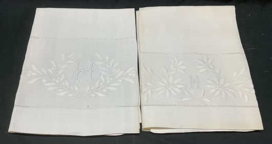 Lot 2 White Linen Embroidered Tea Towels