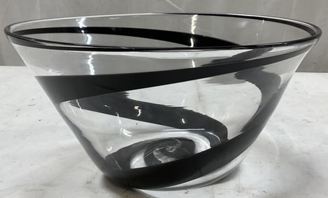 SGND Hand Blown Art Glass Decorative Bowl 1990