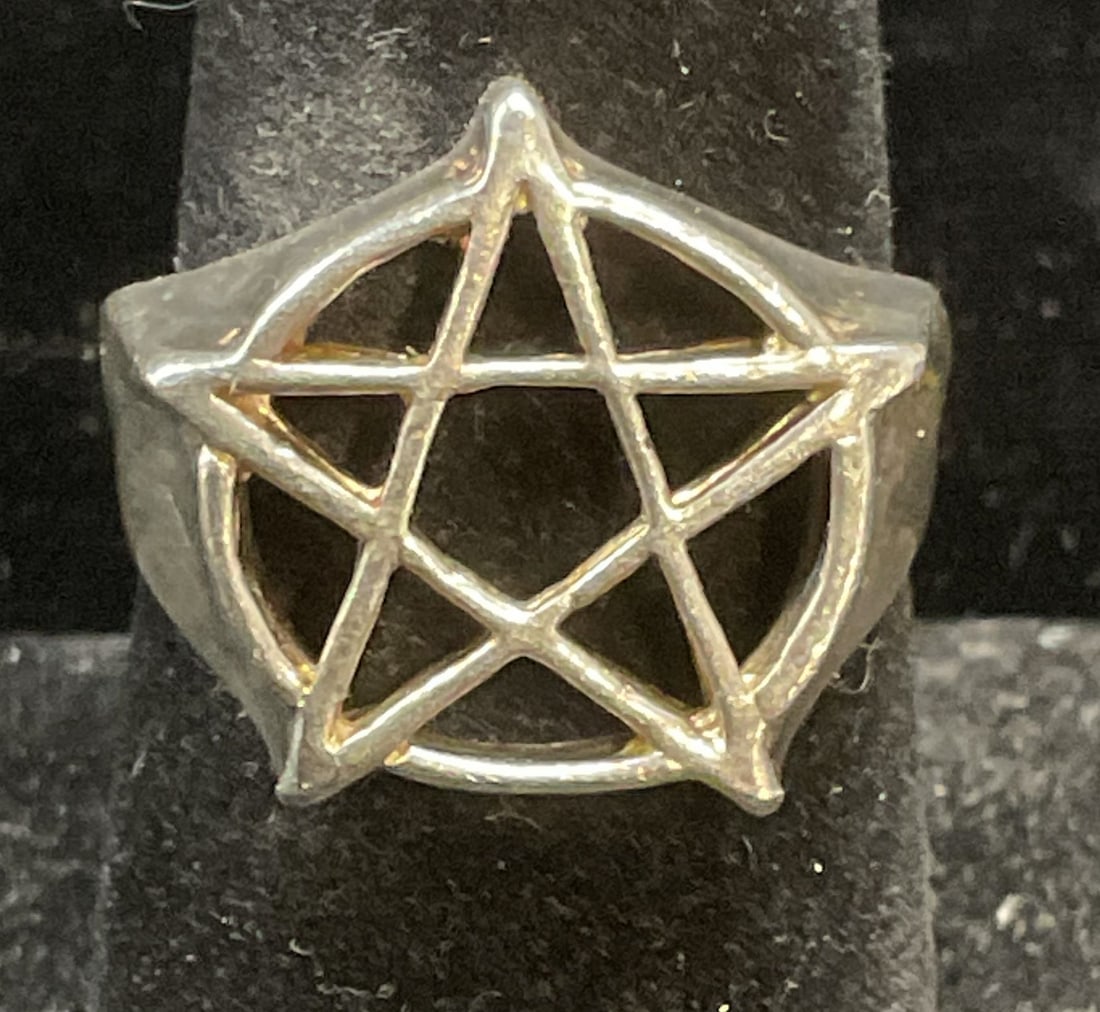 Sterling Silver Star Pentagram Ring (1 of 6)