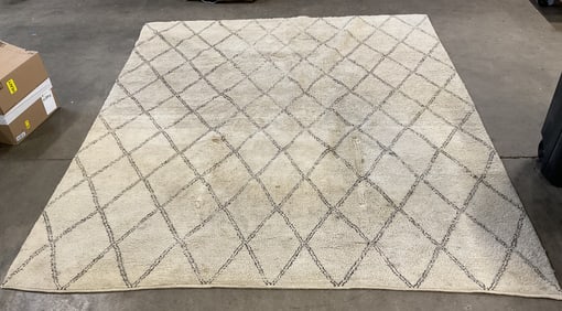 White & Grey Diamond Wool Area Rug