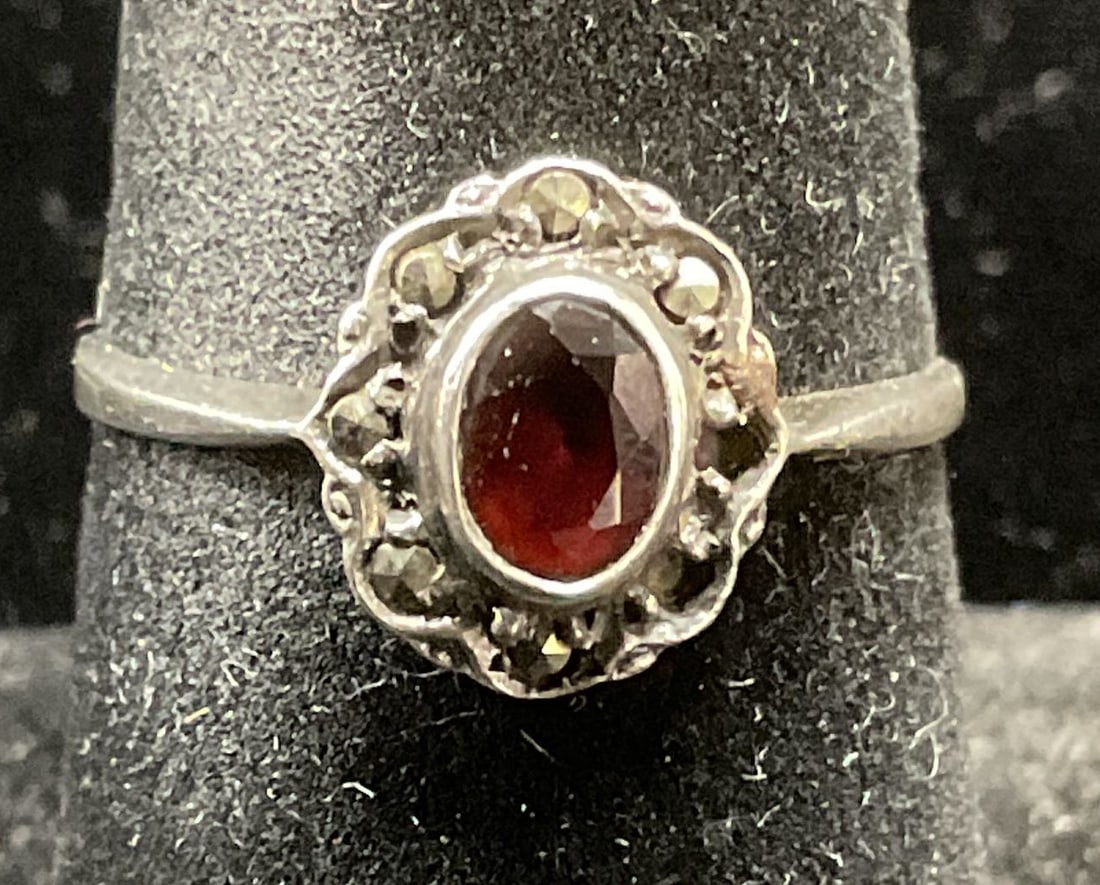 Vintage Sterling Silver Garnet Ring (1 of 6)