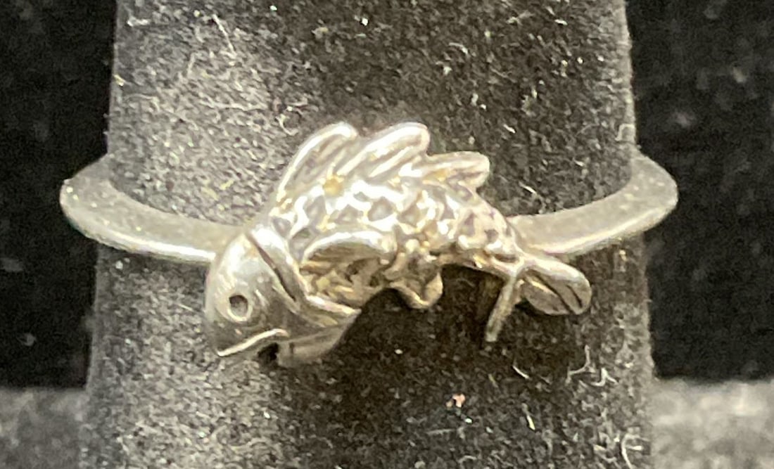 Vintage Sterling Silver Fish Ring (1 of 6)