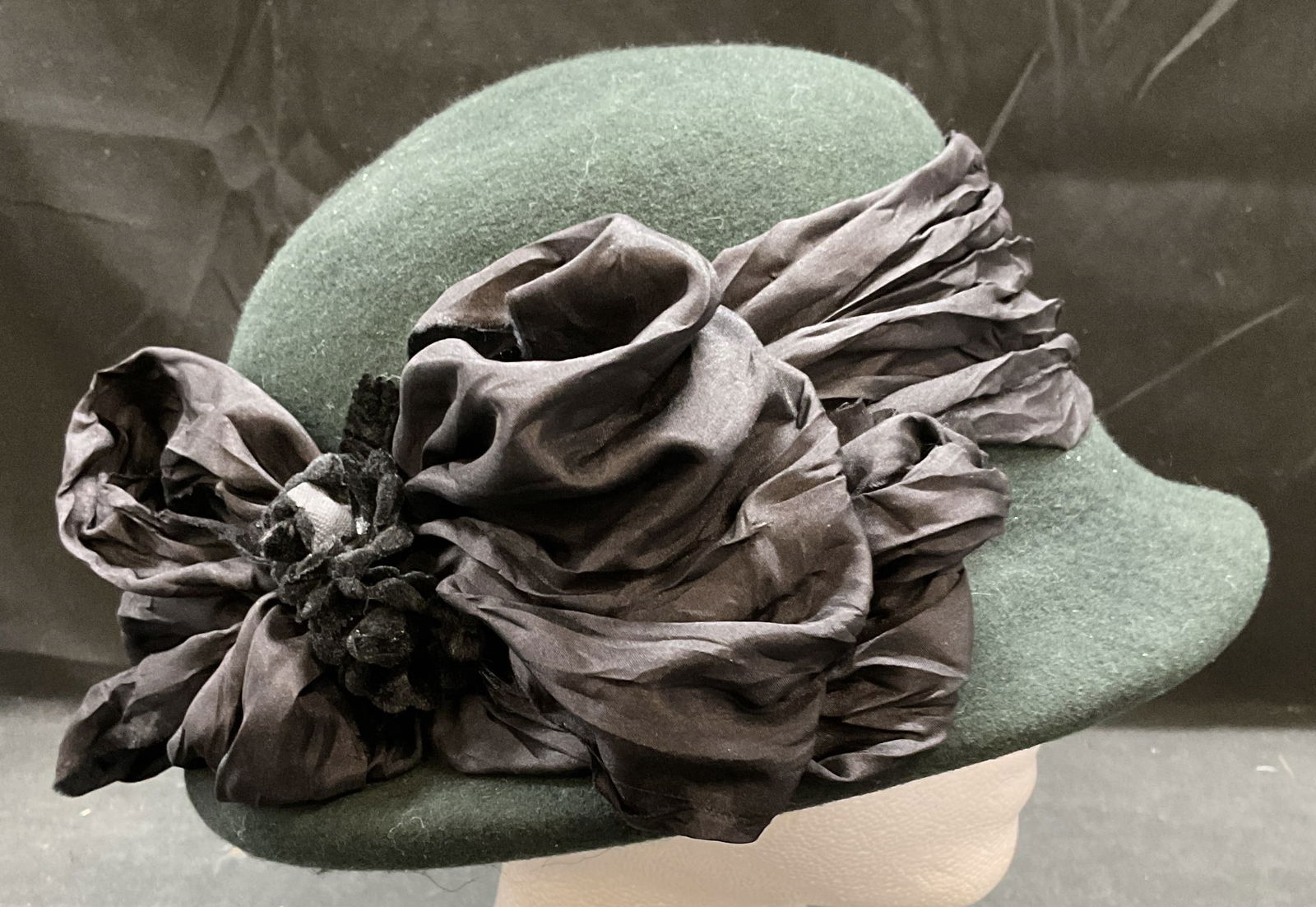 Vintage Louise Green Wool Flower Hat (1 of 6)