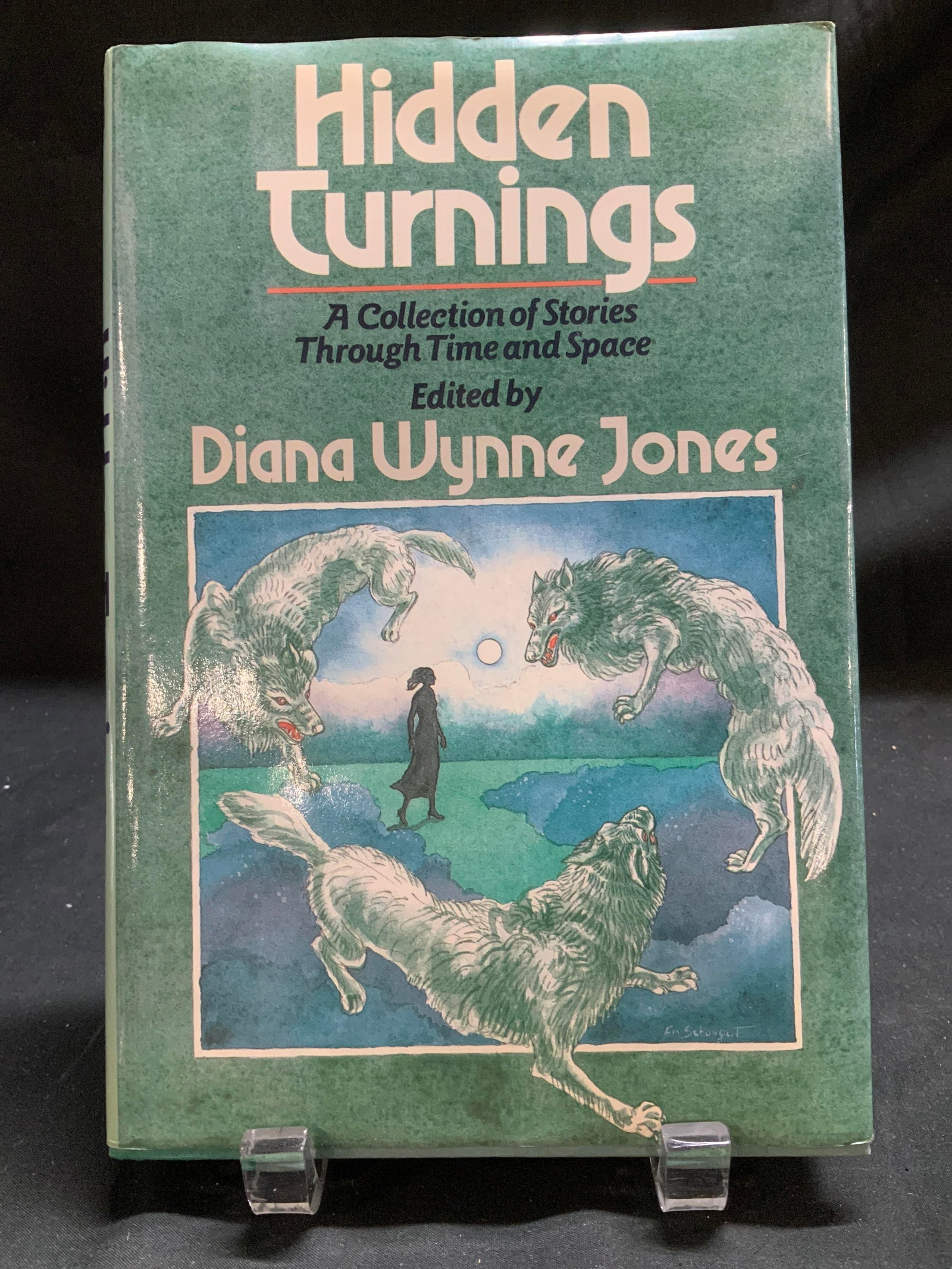 1990 Hidden Turnings 1st Ed Book Diana Wynne JONES: Hidden Turnings by Diana Wynne Jones. A collection of stories through time & space. Greenwillow books, NY. Copyright 1990. First published in the USA. First edition. Surface wear consistent to age, us