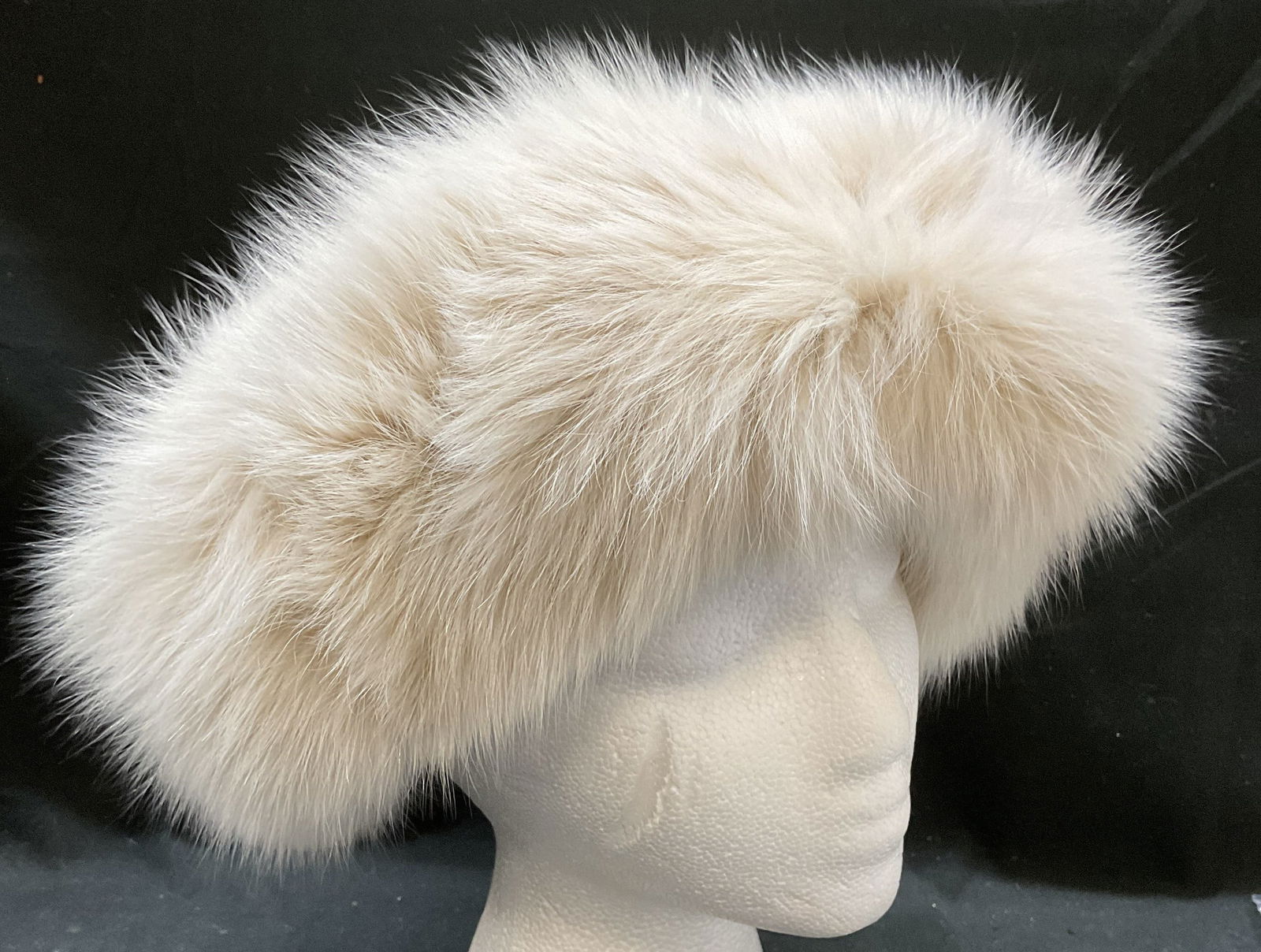 Vintage White Mink Fur Headband: Vintage white fur headband. Appears to be mink. Tan silk lining. Measures approx 18 inches long. Some wear consistent with exposure. Fur headband, fur hat, white fur headband, accessories, fashion acc