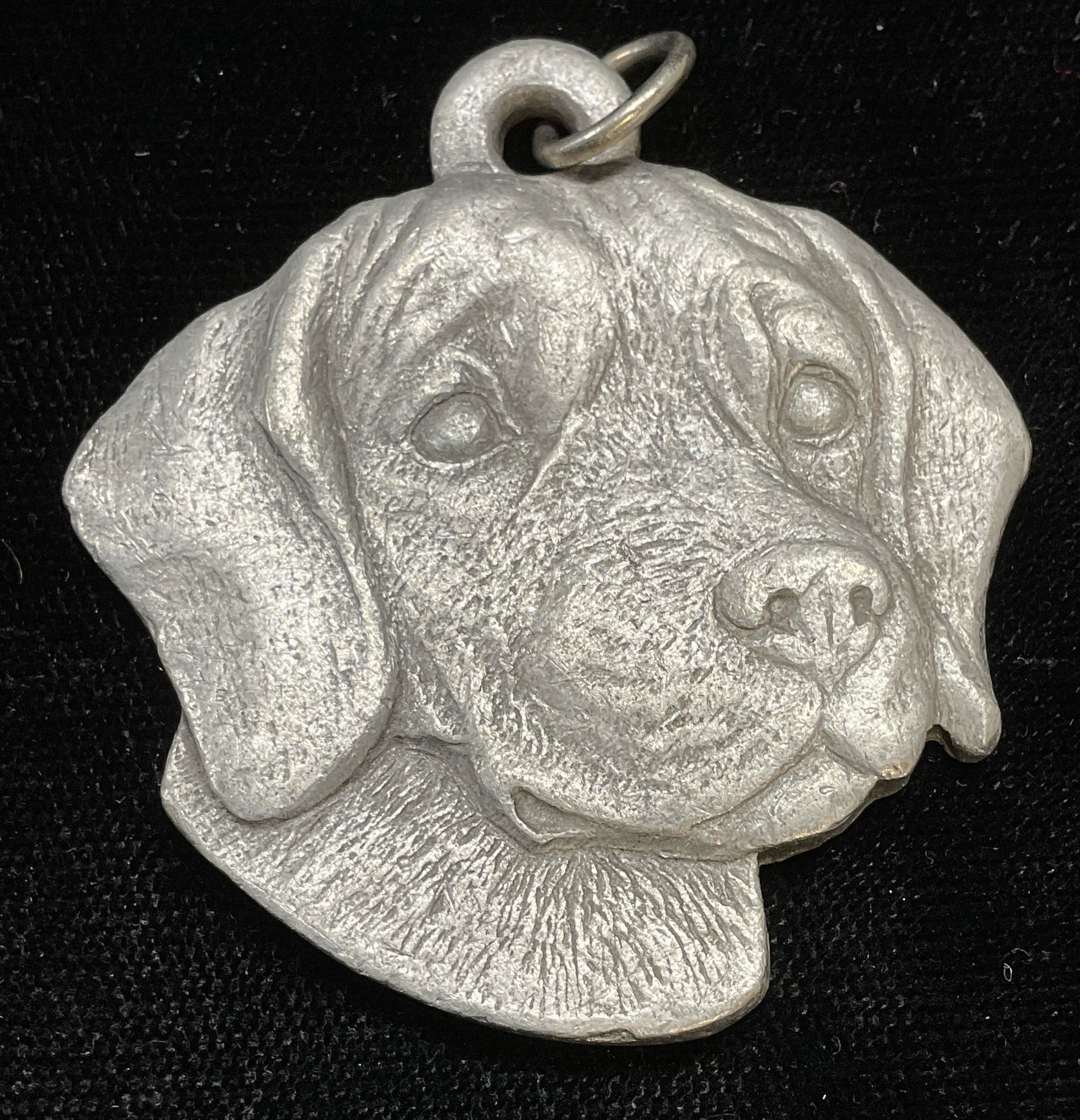 Vtg Rawcliffe Pewter Beagle Dog Pendant 1982 (1 of 6)