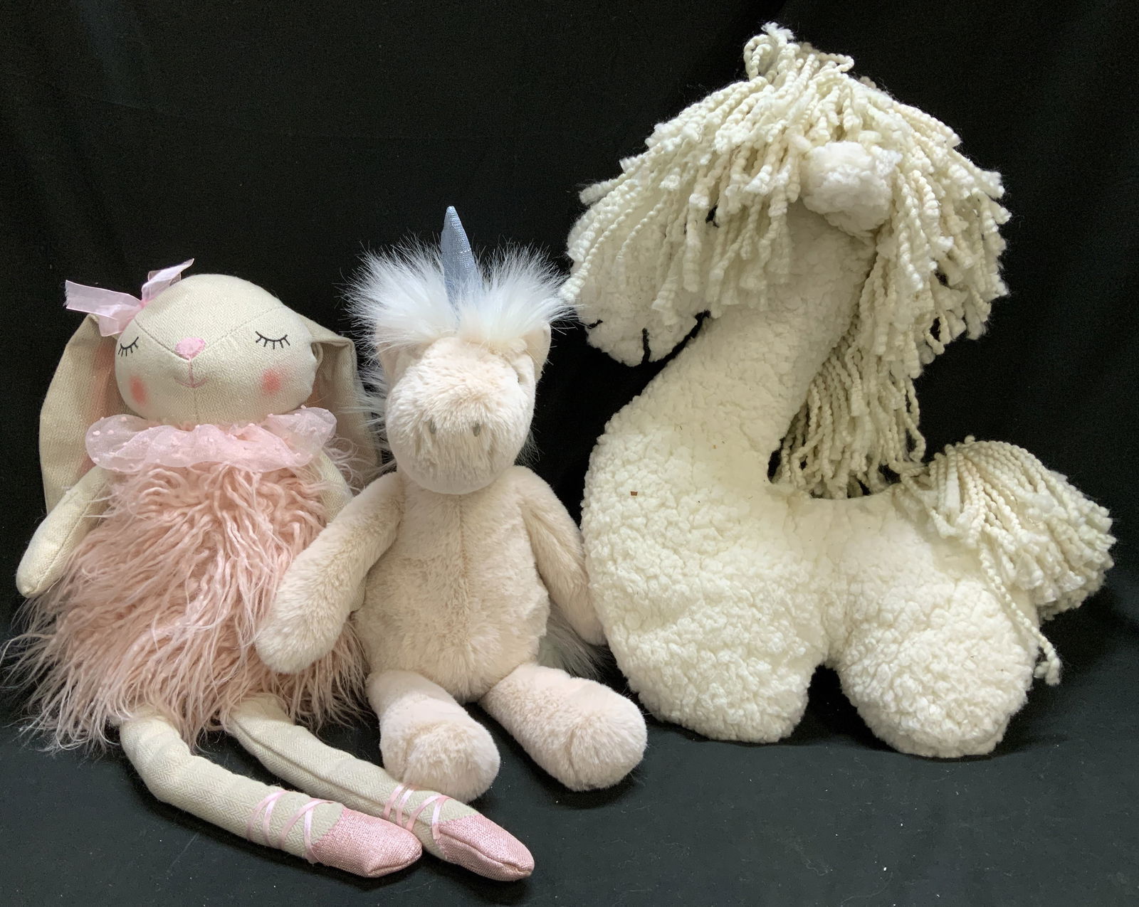 Lot 3 Bunny, Horse & Unicorn Plush POTTERY BARN (1 of 8)