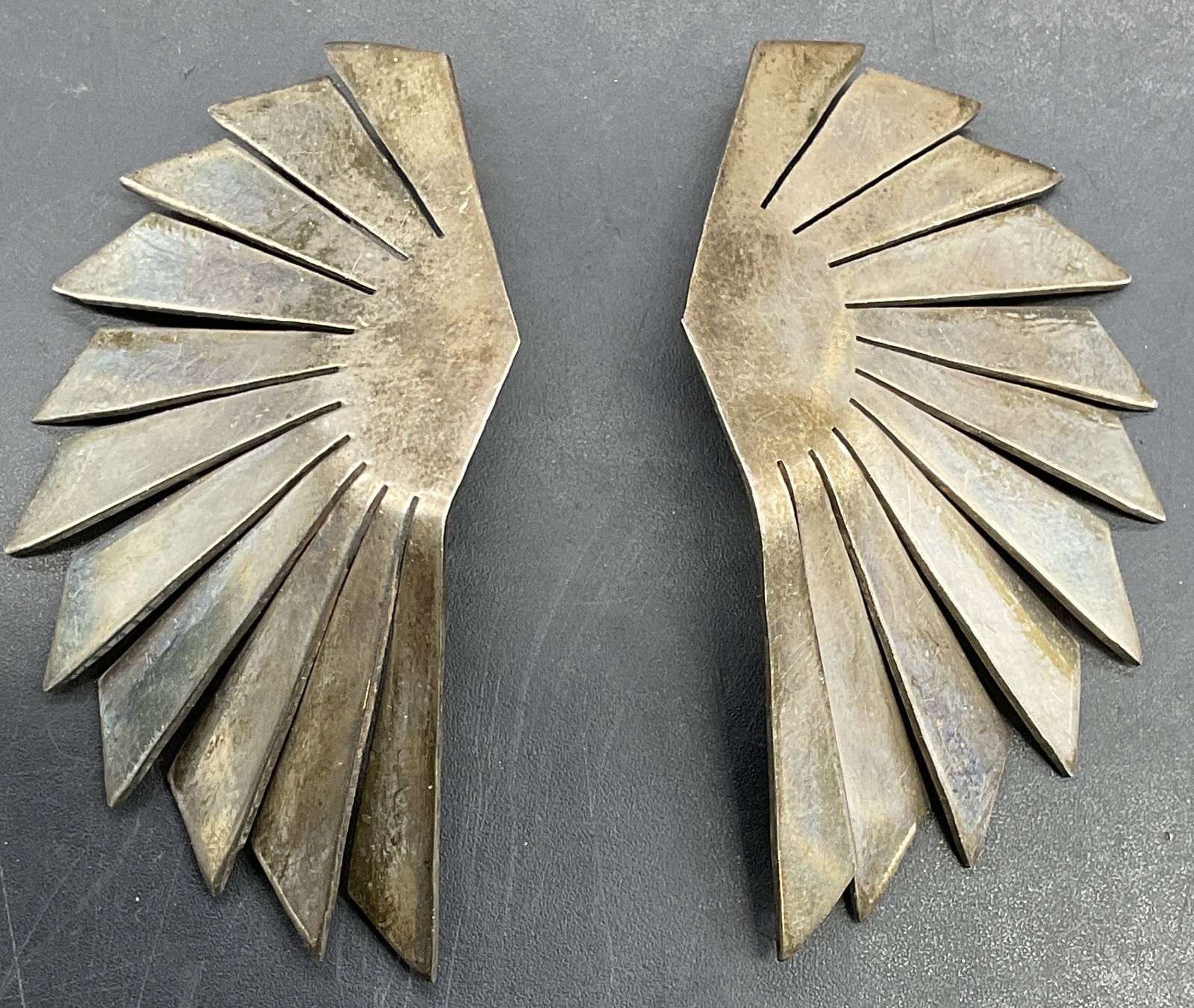 Sterling Silver Modernist Fan Earrings, Mexico: Vintage sterling silver modernist fanned earrings. Made in Mexico, marked sterling. Measure approx 2 x 1 inches. Total weight 16.7 grams. Some scratching. Jewelry, estate jewelry, fine jewelry, cockta