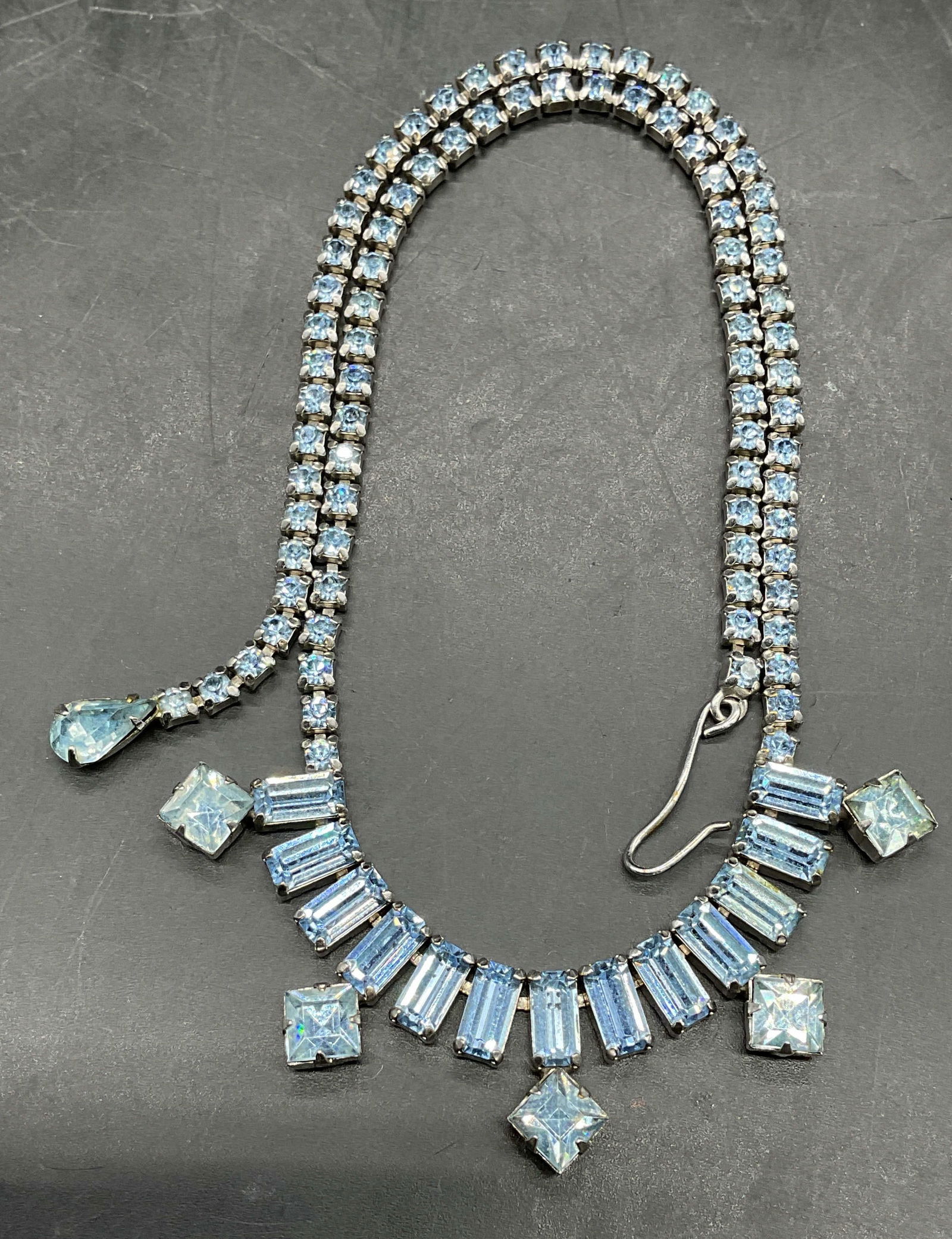 Vintage Silver Tone Blue Crystal Necklace (1 of 6)