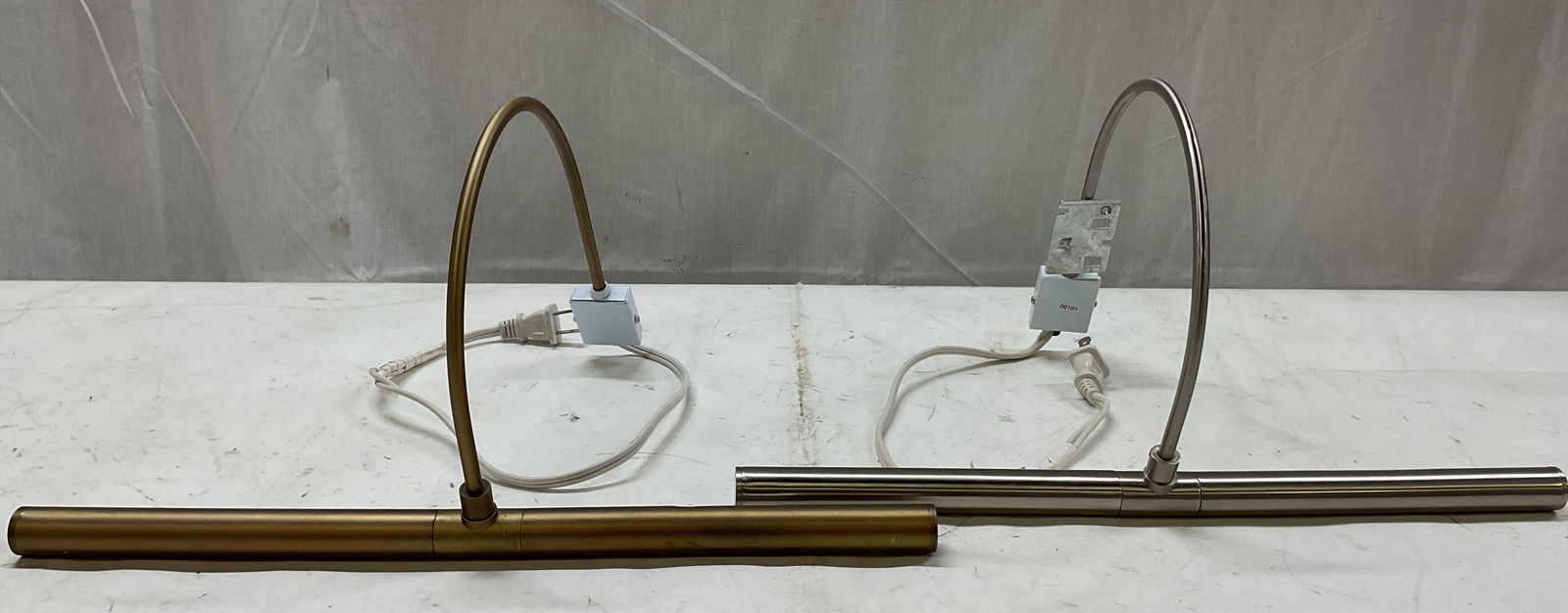 Lot 2 Vintage Brass Art Lights (1 of 9)