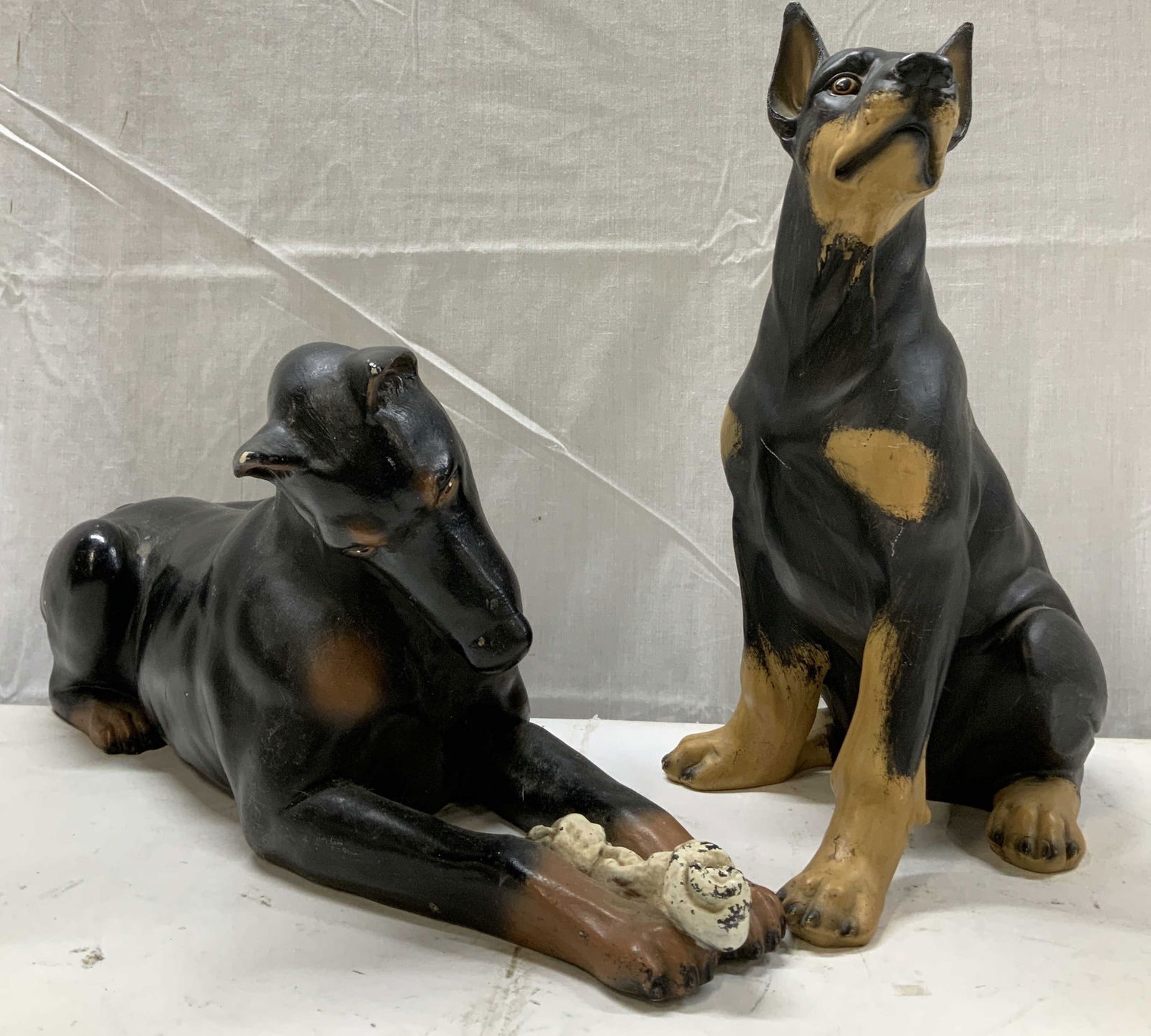 Lot 2 Vtg 1980 Universal Statuary Doberman Sculpt (1 of 8)