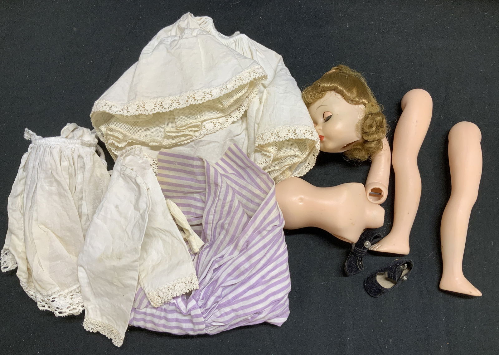 Lot 7 Vntg Madame Alexander Doll W Accessories (1 of 9)