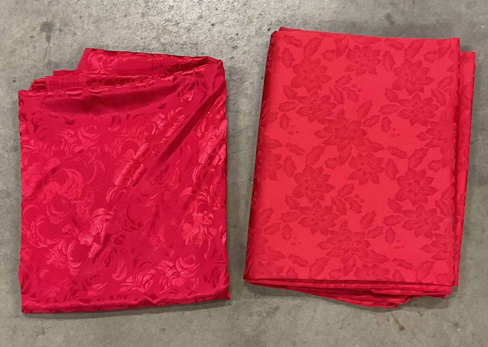 Lot 2 Red Floral Tablecloths (1 of 7)