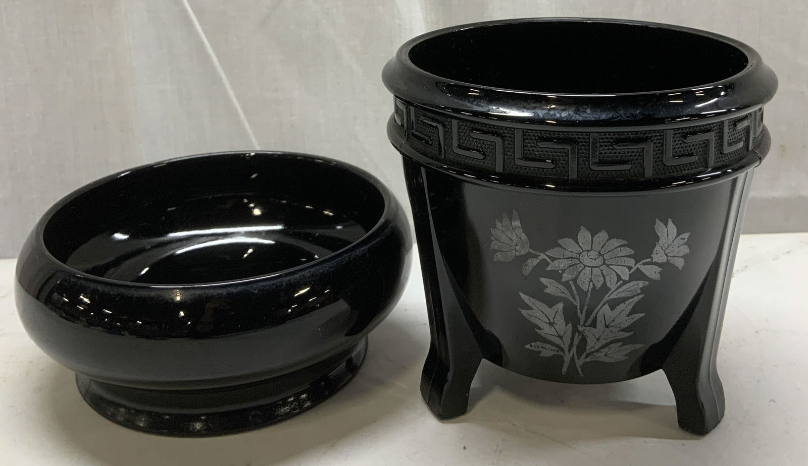 Lot 2 Vtg Black Glass Planter & Footed Bowl (1 of 7)