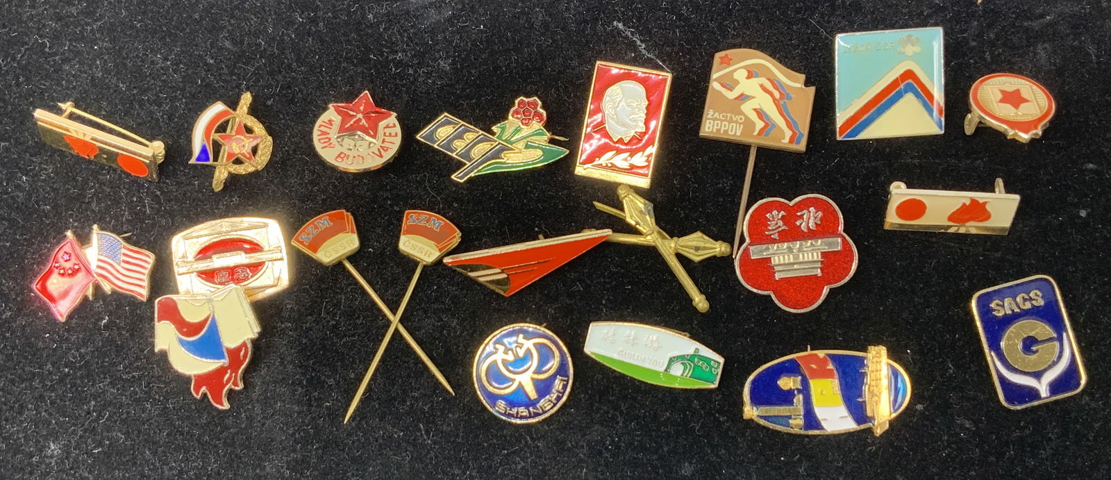 Lot 21 Vtg Assorted Russian, Asian Enamel Pins (1 of 6)