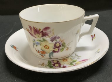 Vtg Hand Painted Floral Porc Teacup & Saucer
