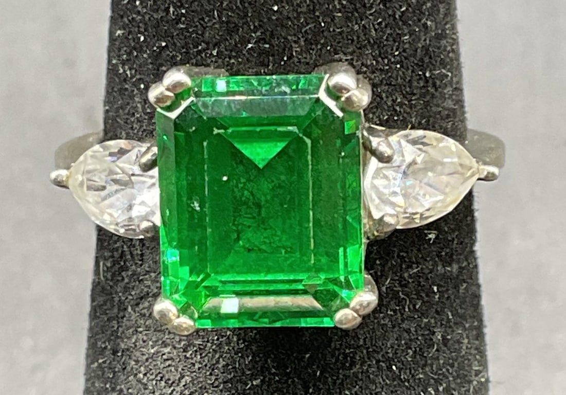 Sterling Silver Green Semiprecious Ring (1 of 6)