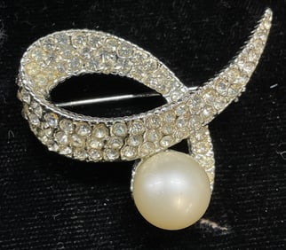 Vintage Silver Tn Crystal Faux Pearl Brooch