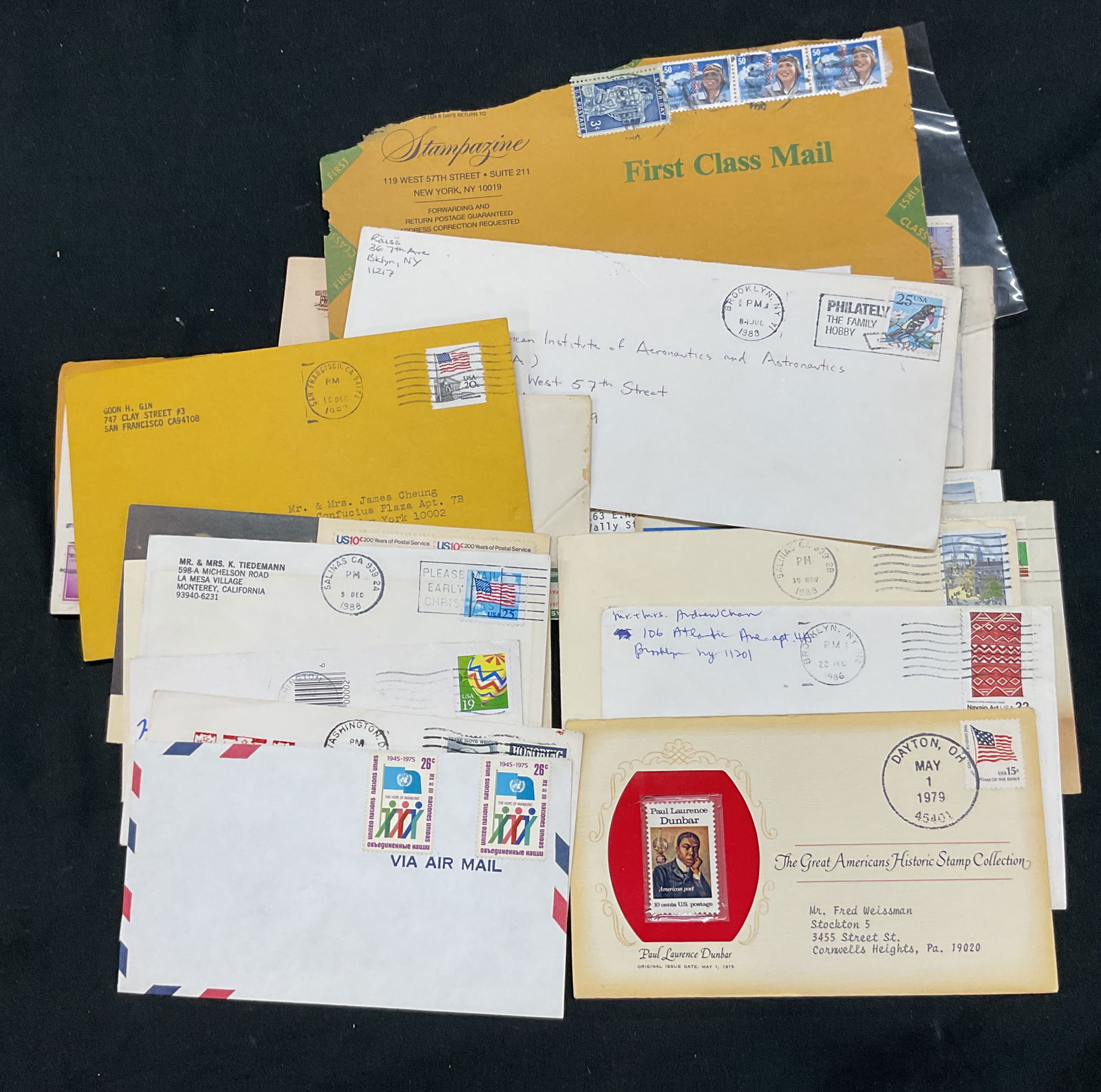 Grp Lot 30+ Assorted US Stamps 1960s-1980s (1 of 8)