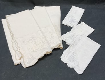 Lot 6 Table Linen Cream Floral Lace Napkins