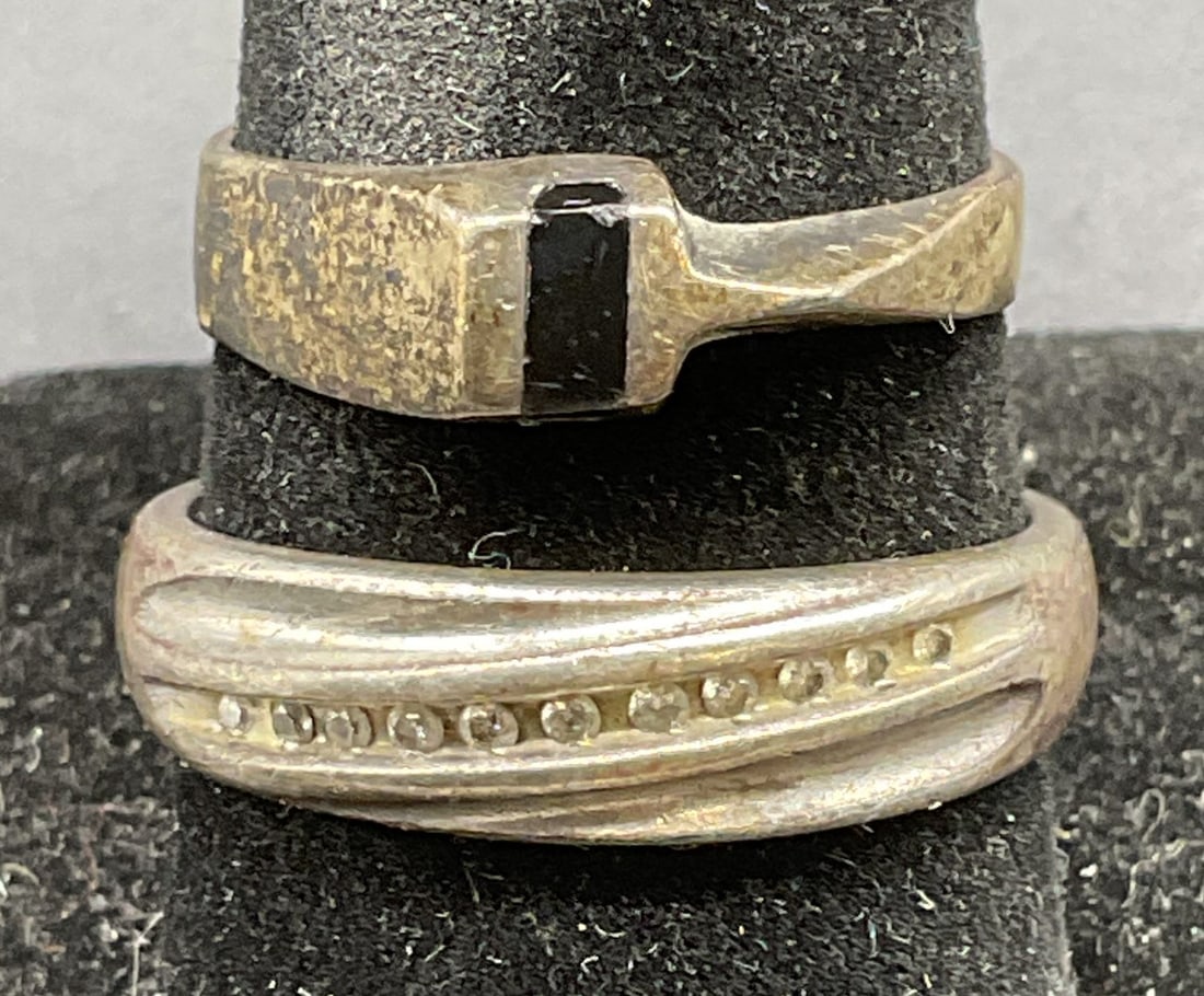 Lot 2 Sterling Silver Onyx & Crystal Rings: Lot of 2 vintage sterling silver rings. One with onyx and one with colorless crystals. Larger ring size 10. Total weight of both rings 8.5 grams. Some scratching. Jewelry, estate jewelry, fine jewelry